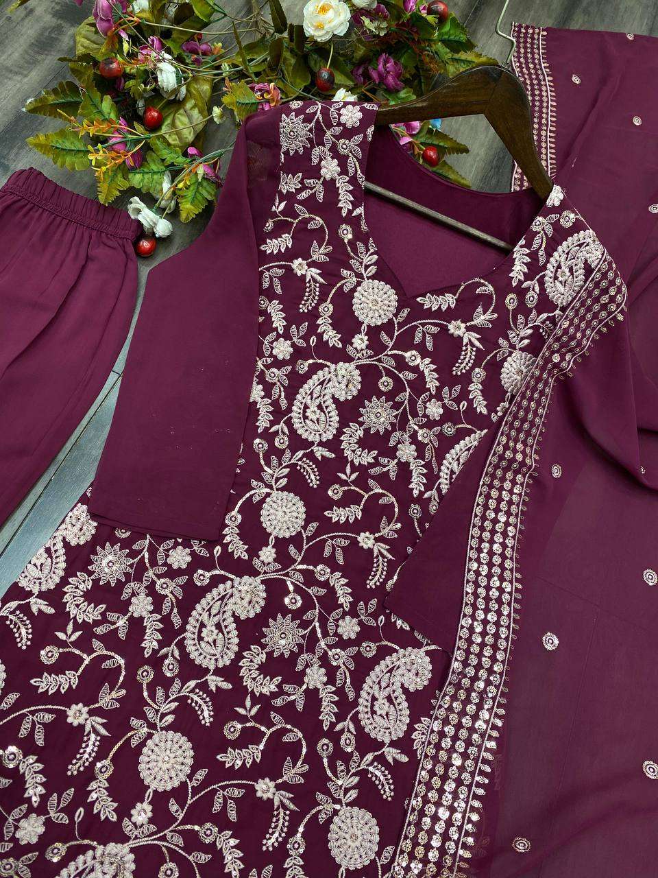 BE 259 KURTI SET