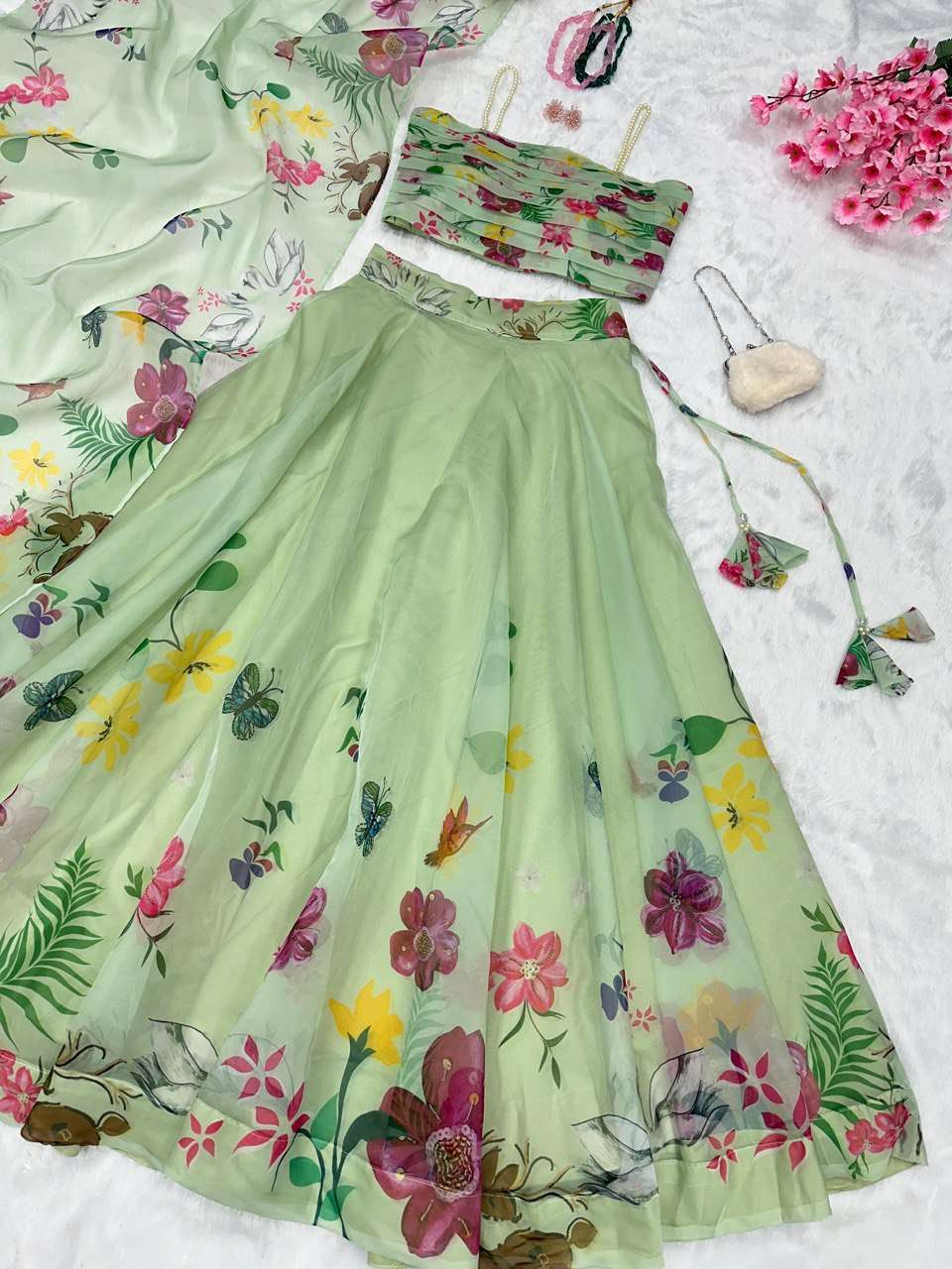 SC 209 LEHENGA CHOLI 