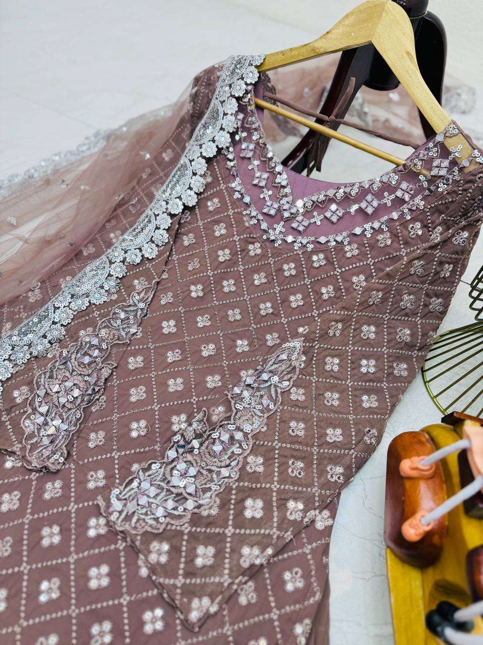 Z 9281 SHARARA SUIT