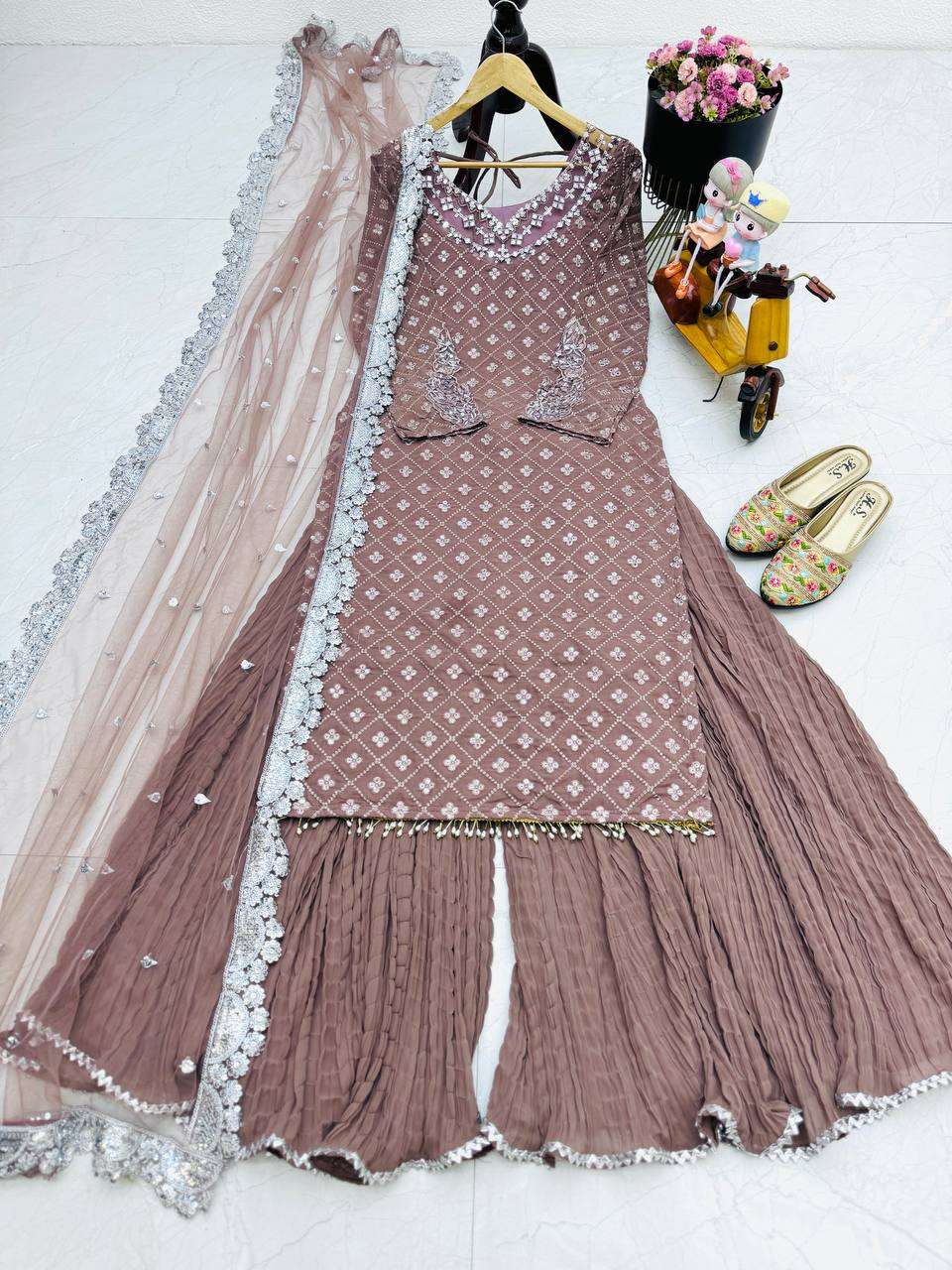 Z 9281 SHARARA SUIT
