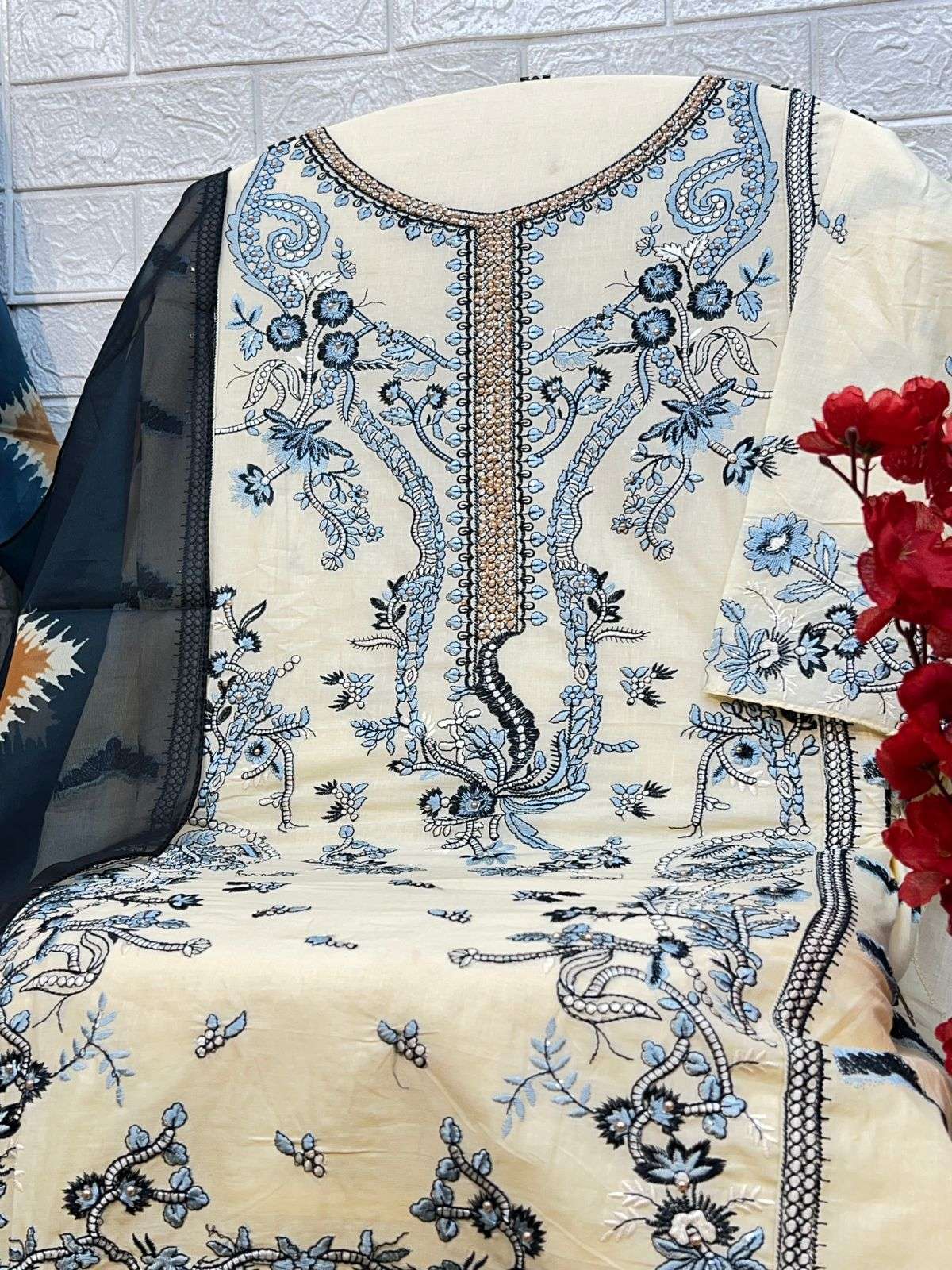 ZAHA INARA VOL 1 COTTON HEAVY EMBROIDERY DESIGNER PAKISTANI SUIT