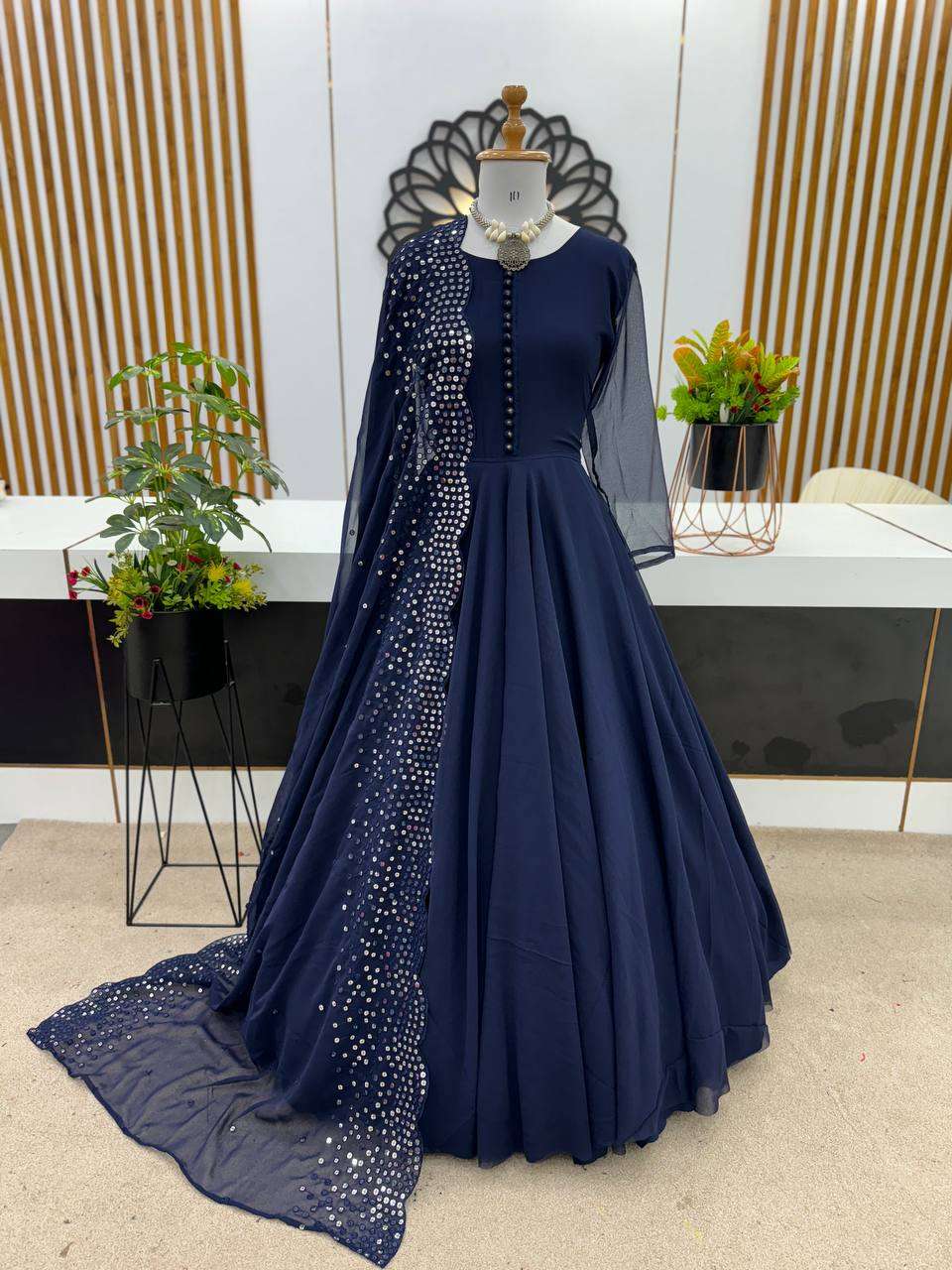 ZF 379 GOWN SET