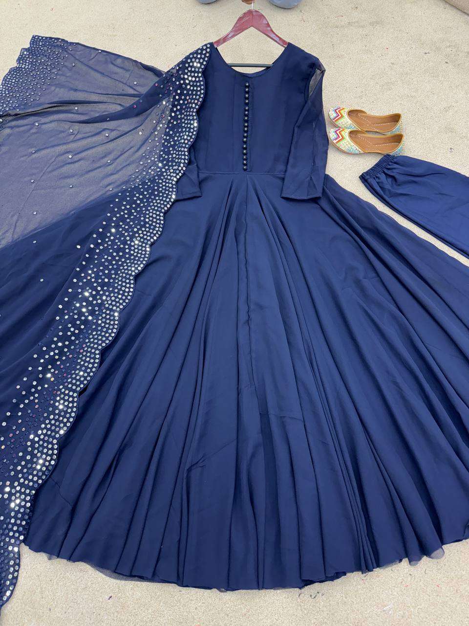ZF 379 GOWN SET