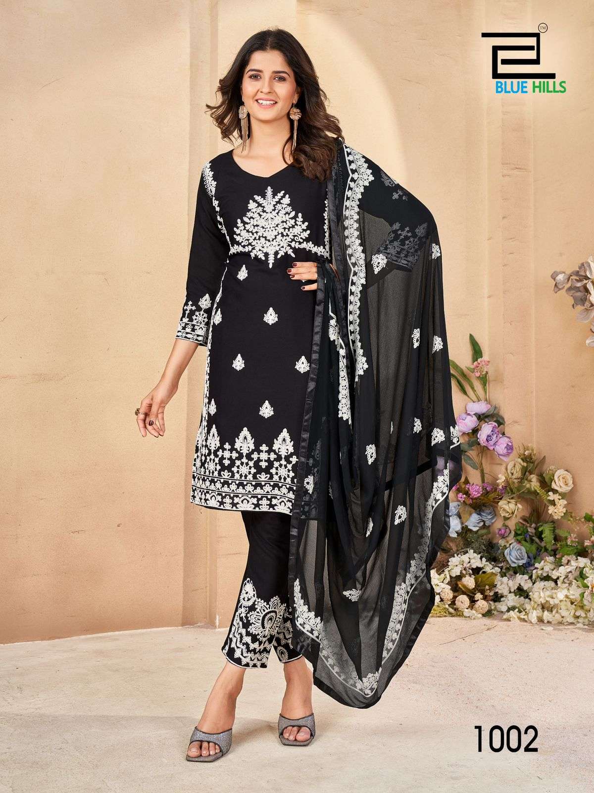BLUE HULLS GALAXY RAYON FANCY LUCKNOWI WORK KURTI COMBO SET 
