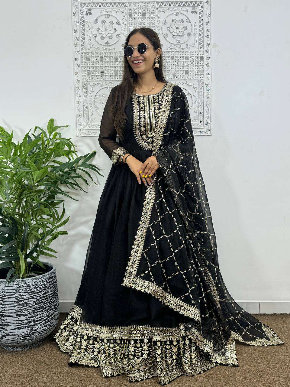 HK 1651 GOWN SET