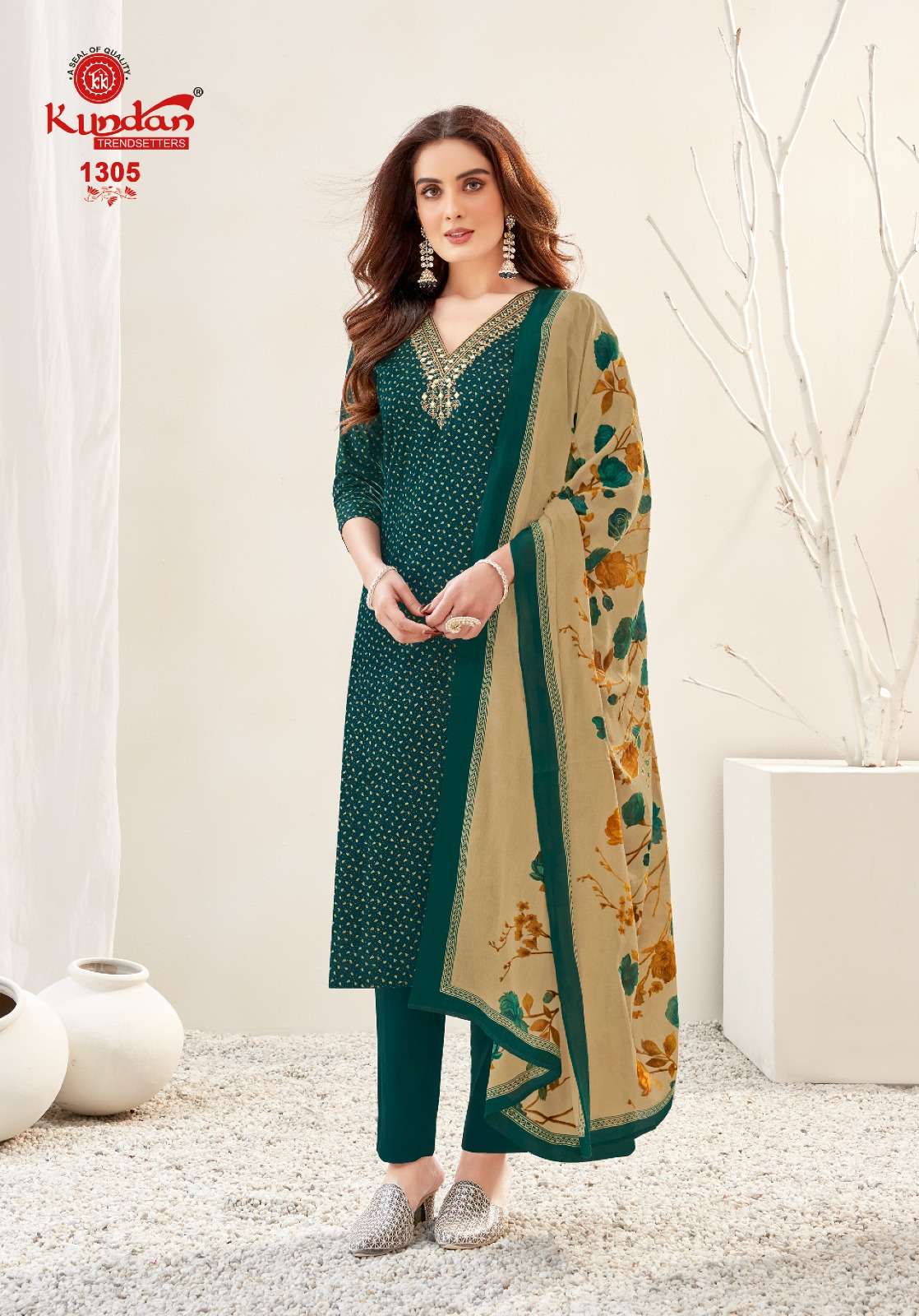 KUNDAN TEX PAKEEZAH VOL 13 COTTON EMBROIDERY WORK SUIT