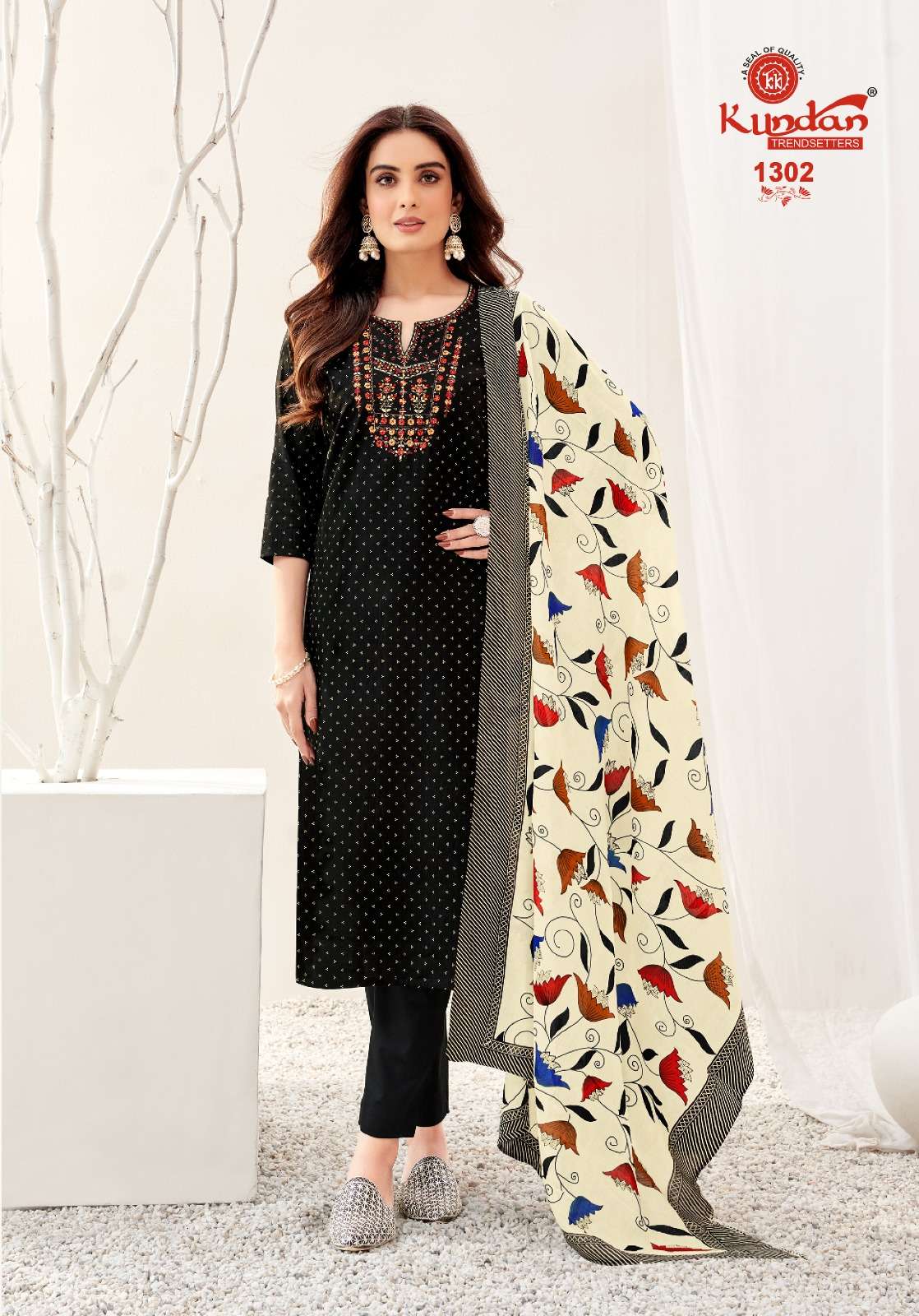 KUNDAN TEX PAKEEZAH VOL 13 COTTON EMBROIDERY WORK SUIT