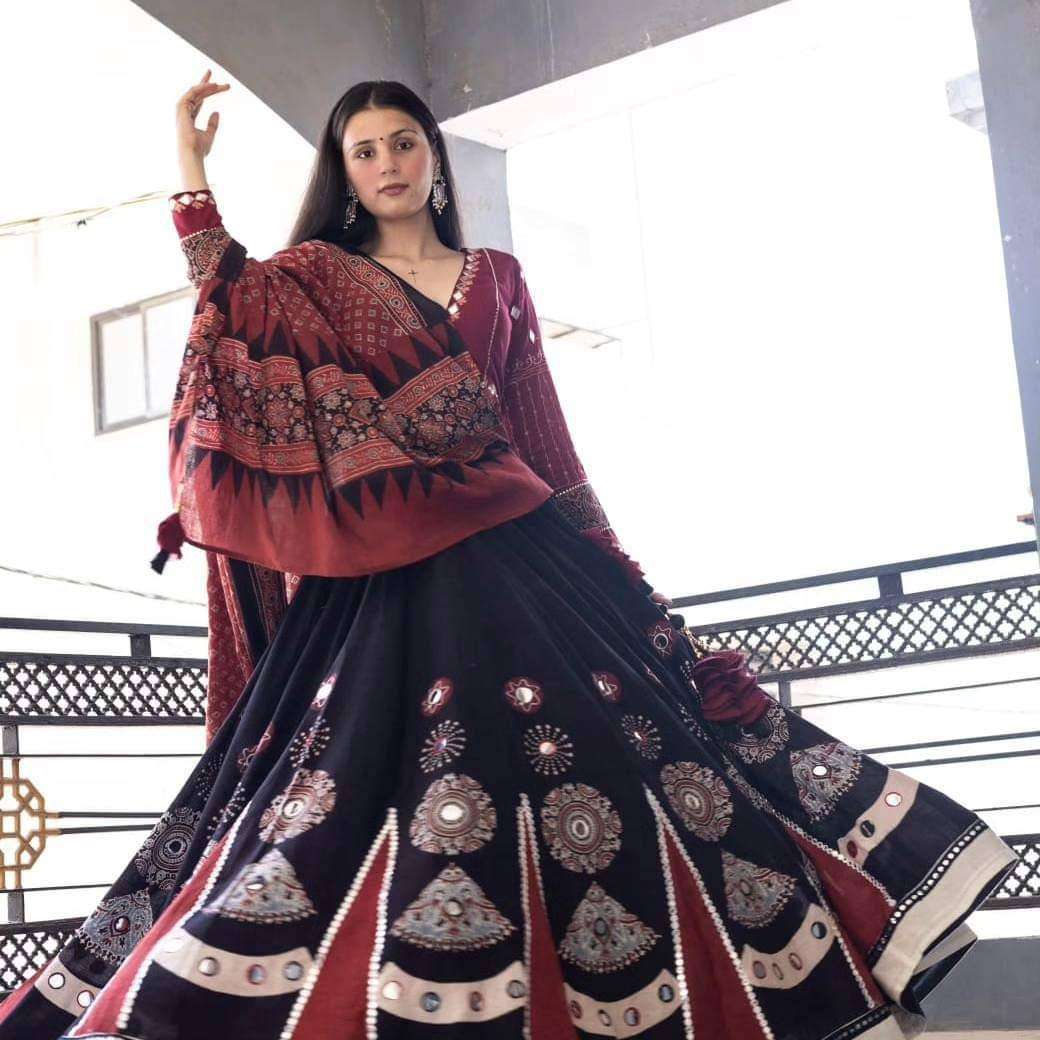 LG 610 LEHENGA CHOLI