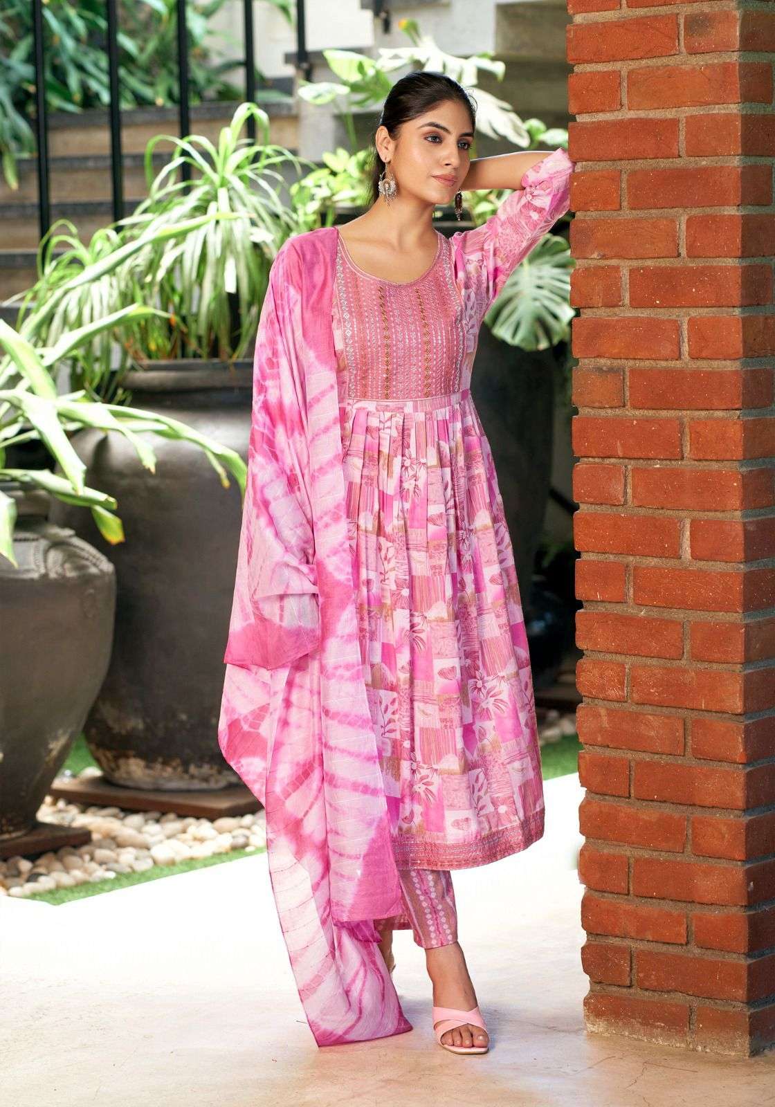 MYSTIC 9 SARA VOL 8 RAYON NAIRA CUT PATTERN LADIES KURTI COMBO SET