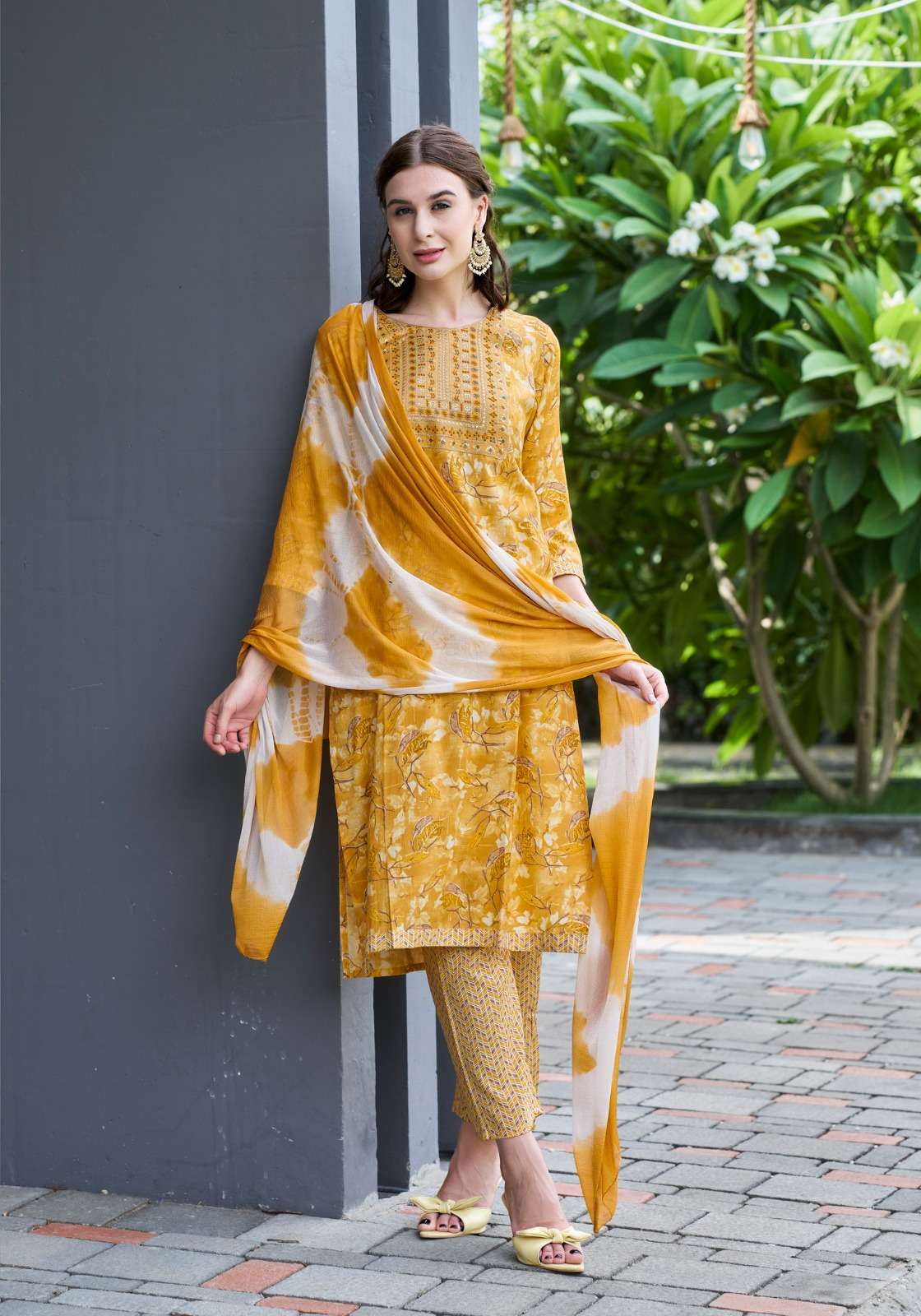 MYSTIC 9 SHAGUN  VOL 4 RAYON FOIL PRINT LADIES KURTI COMBO SET 