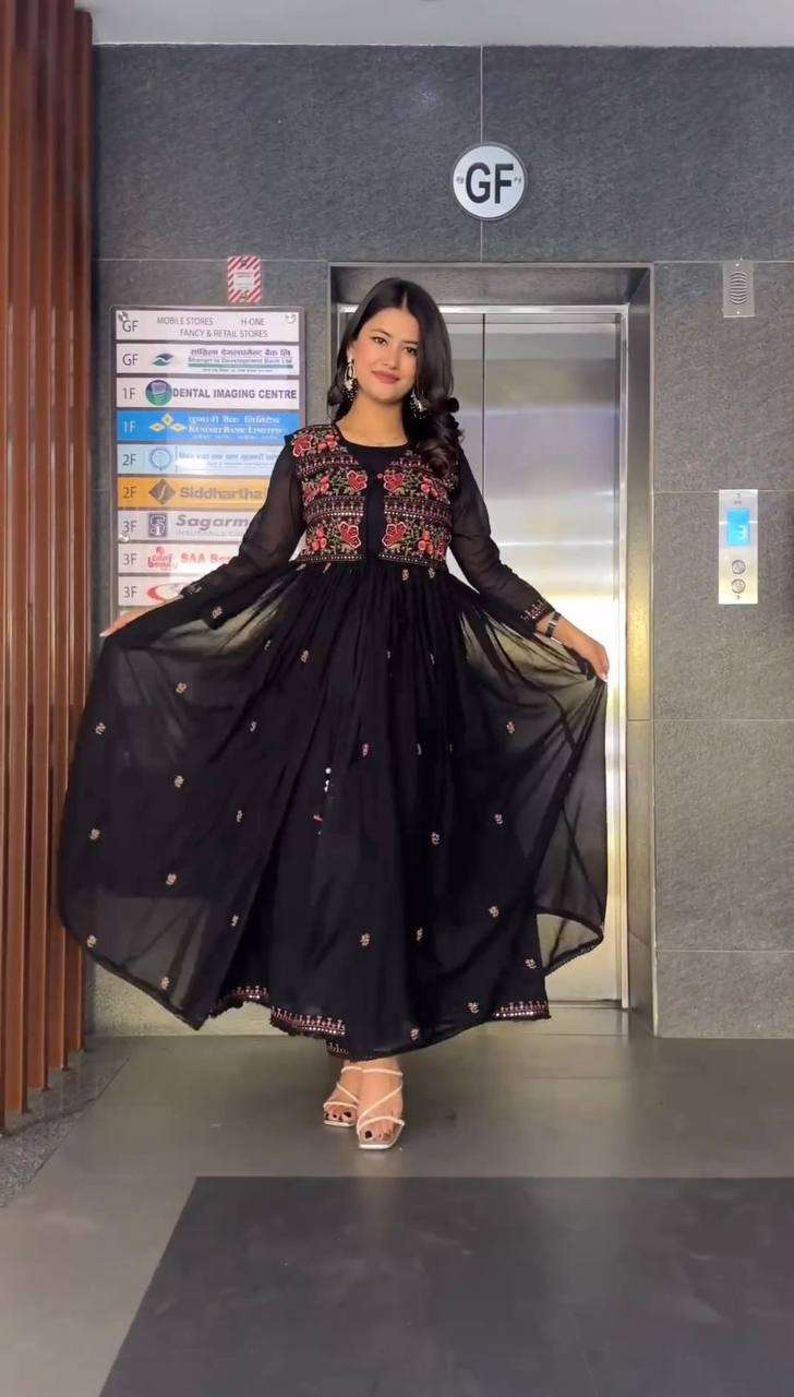 RTC 5714 KURTI SHRUG SET