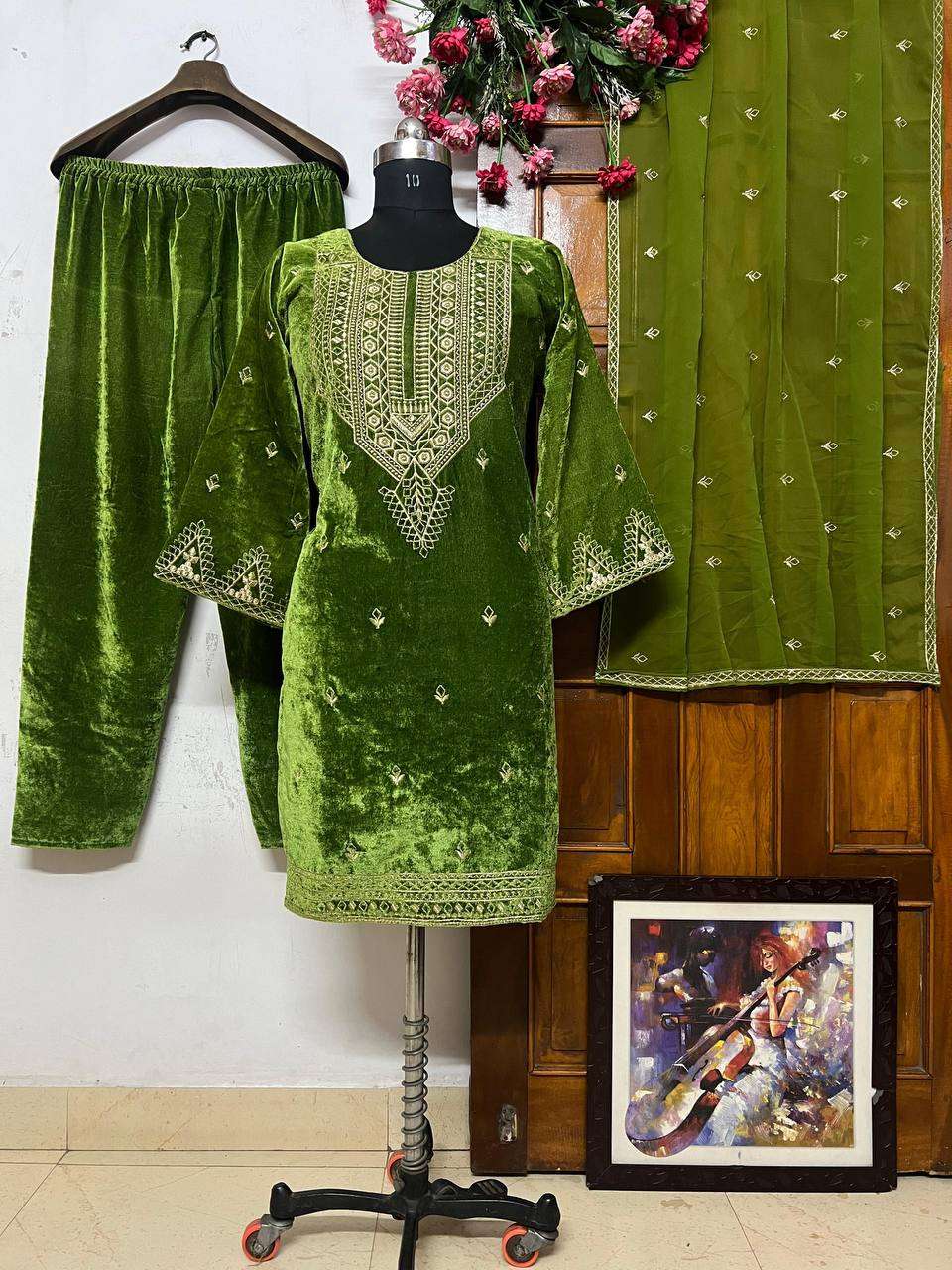 LC 1294 VELVET KURTI SET