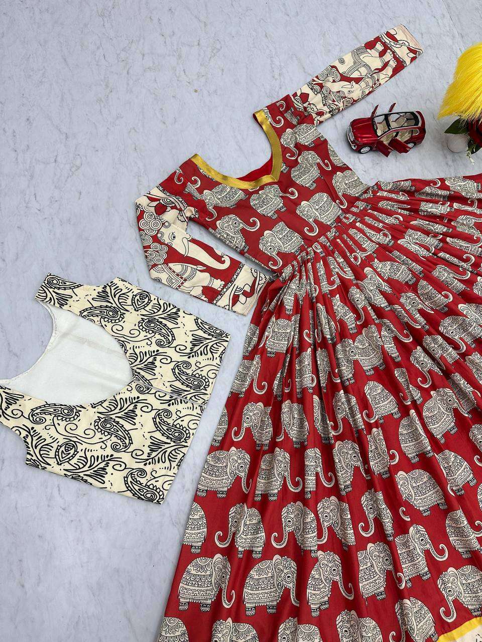 PC 423 GOWN JACKET
