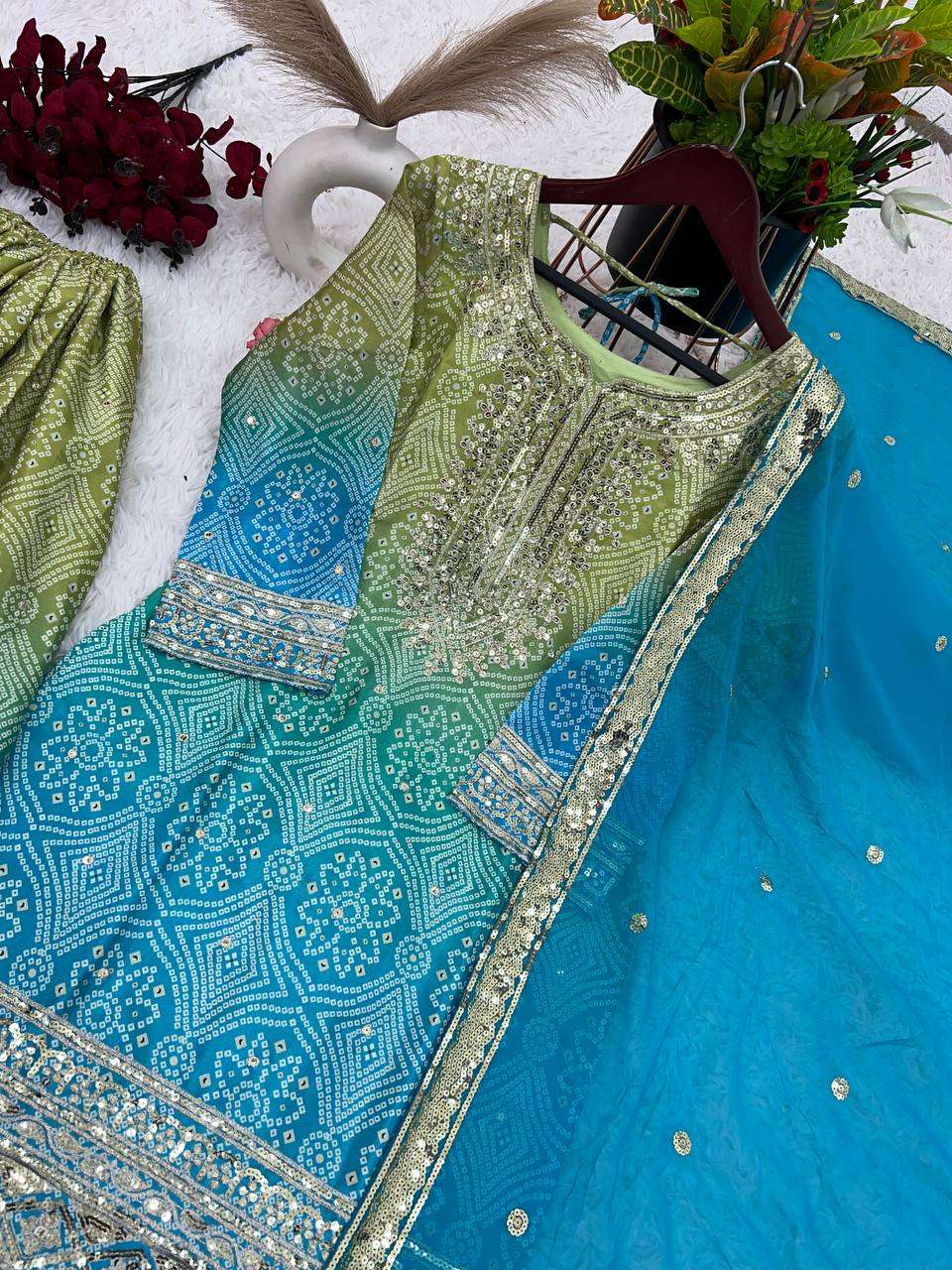 ZF 389 SHARARA SUIT