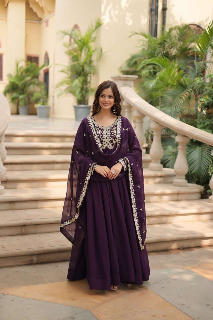 LW 9195 HEAVY BEAUTIFUL DESIGNER GOWN WITH DUPATTA SET 