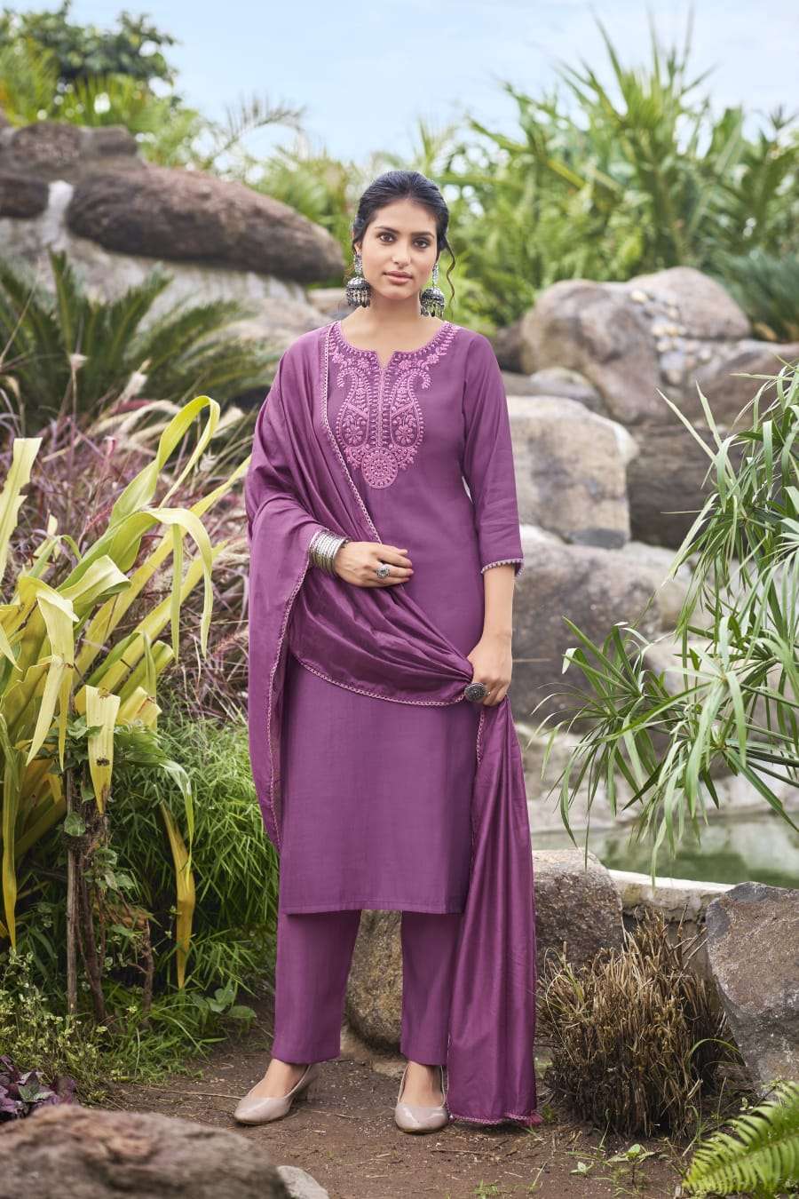OSSM NARGIS VISCOSE FANCY WORKS KURTI COMBO SET 