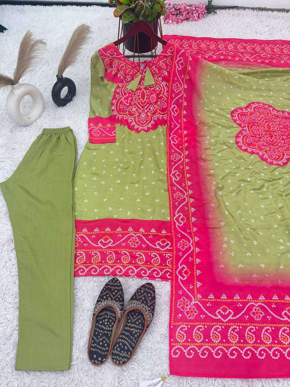 ZSR 3092 SILK DIGITAL PRINT WITH FANCY DESIGNER WORK SUIT