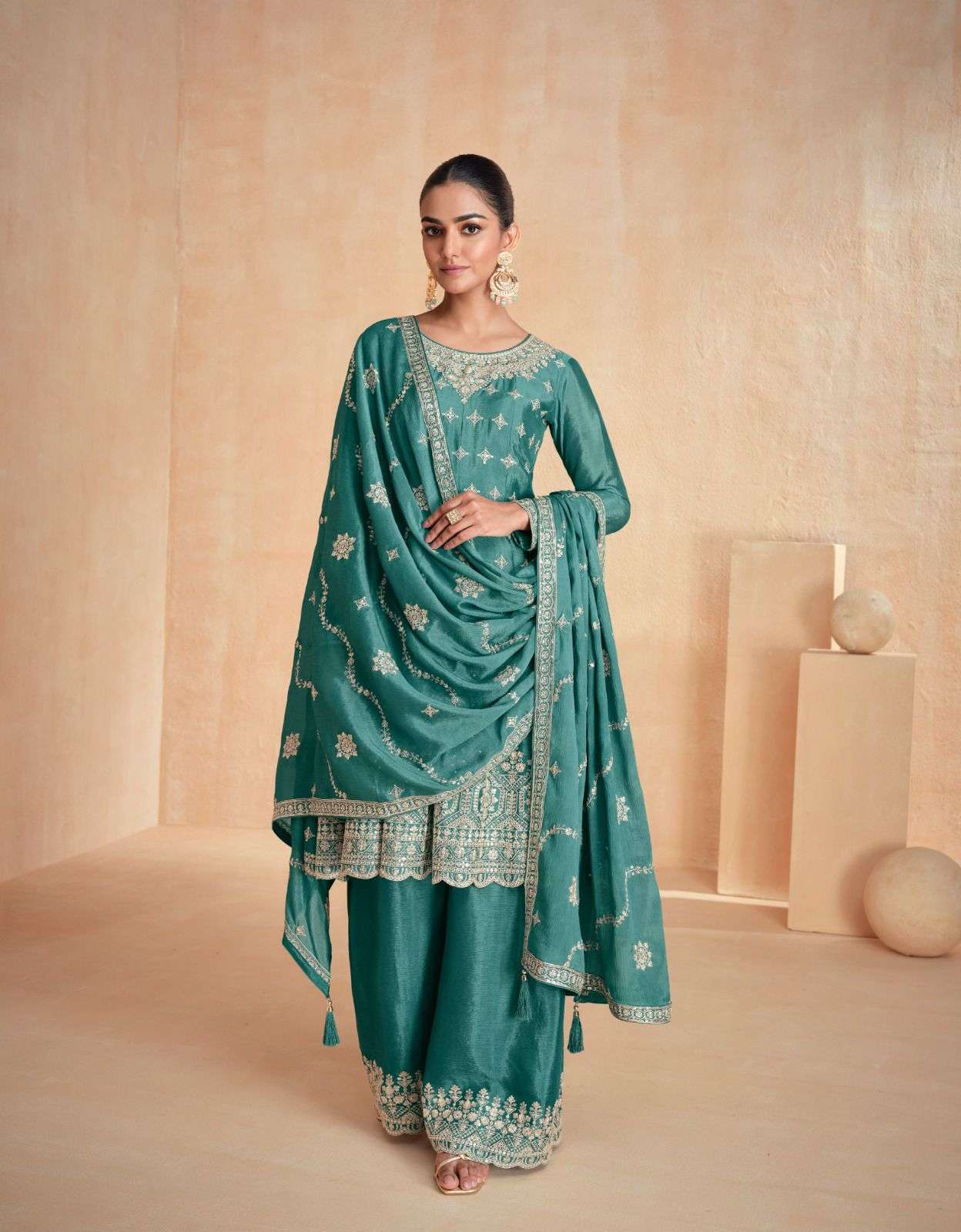 AASHIRWAD CREATION ZOHA HEAVY BEAUTIFUL DESIGNER PARTY WEAR SUIT