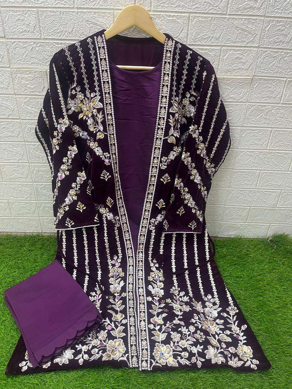 LAXURIA TRENDZ  D NO 1466  VELVET WITH BEAUTIFUL DESIGNER TOP WITH BOTTOM SET