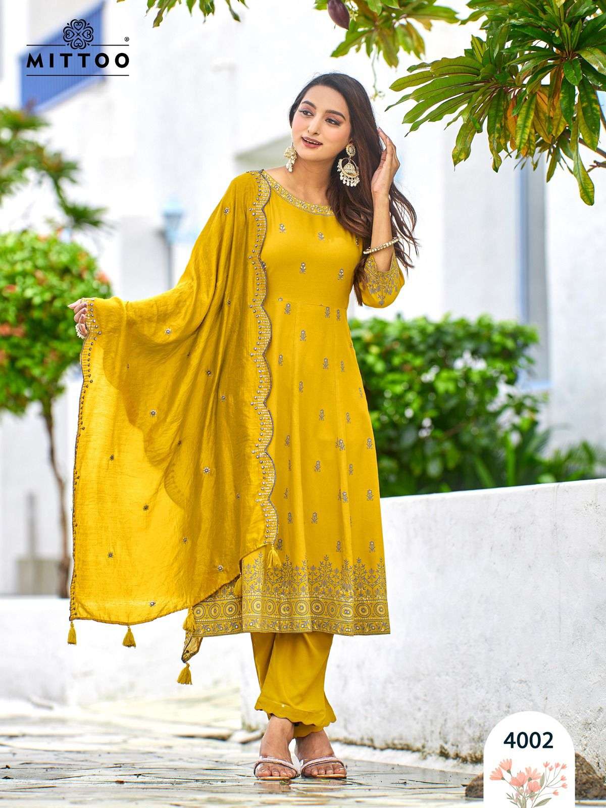 MITTOO TYOHAR FANCY DESIGNER NAIRA CUT STYLE KURTI COMBO SET