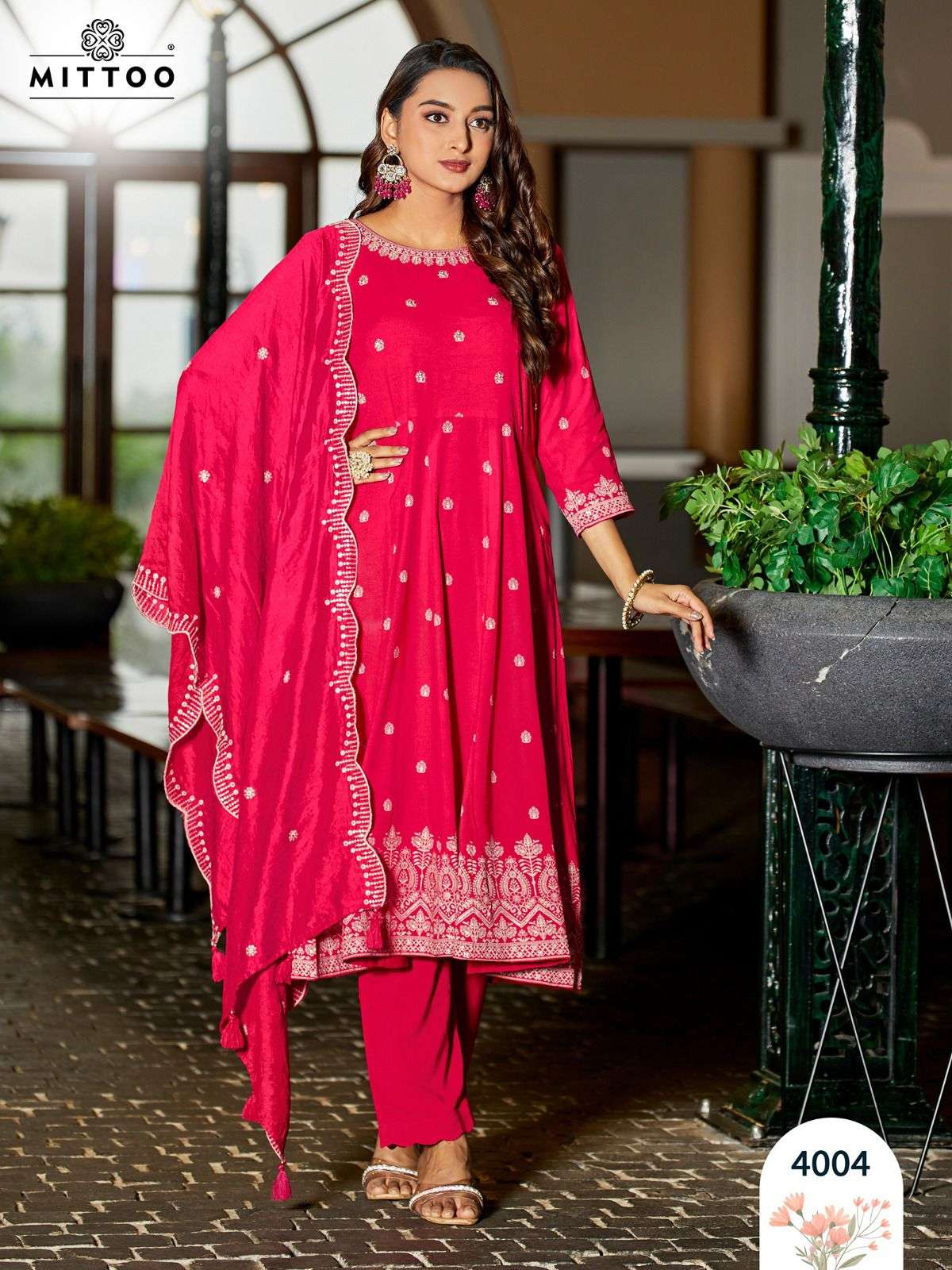 MITTOO TYOHAR FANCY DESIGNER NAIRA CUT STYLE KURTI COMBO SET