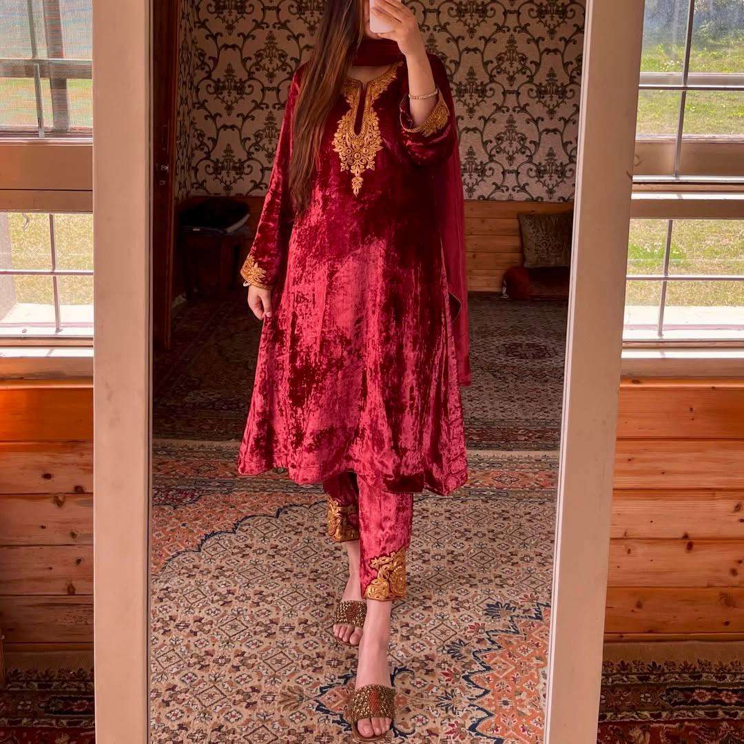AD 182 MAROON VELVET DESIGNER PARTY WEAR SUIT