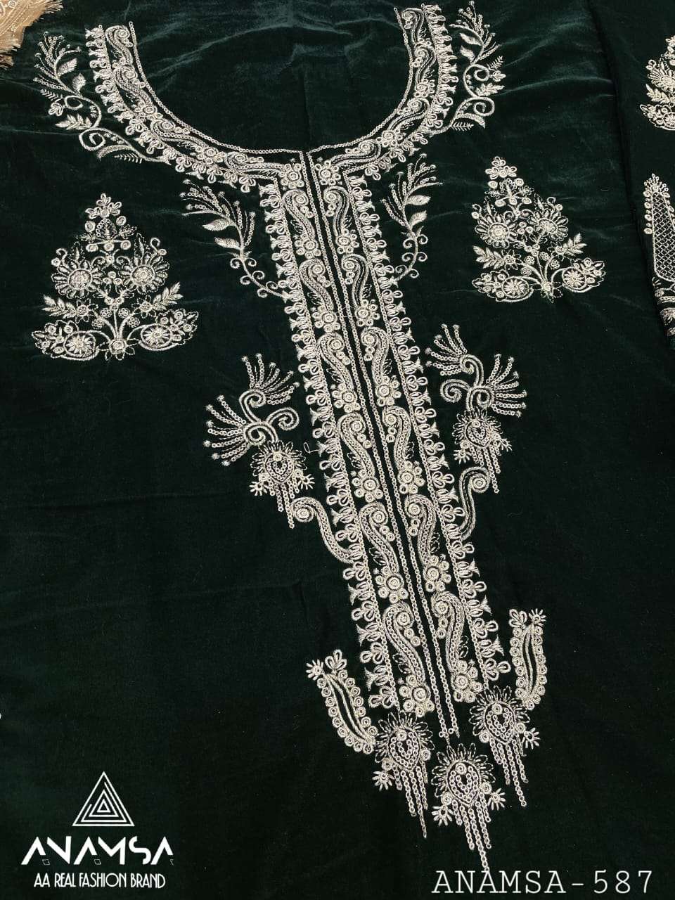 ANAMSA - 587 PURE VELVET HEAVY EMBROIDERED VERY BEAUTIFUL DESIGN PARTY WEAR SUIT
