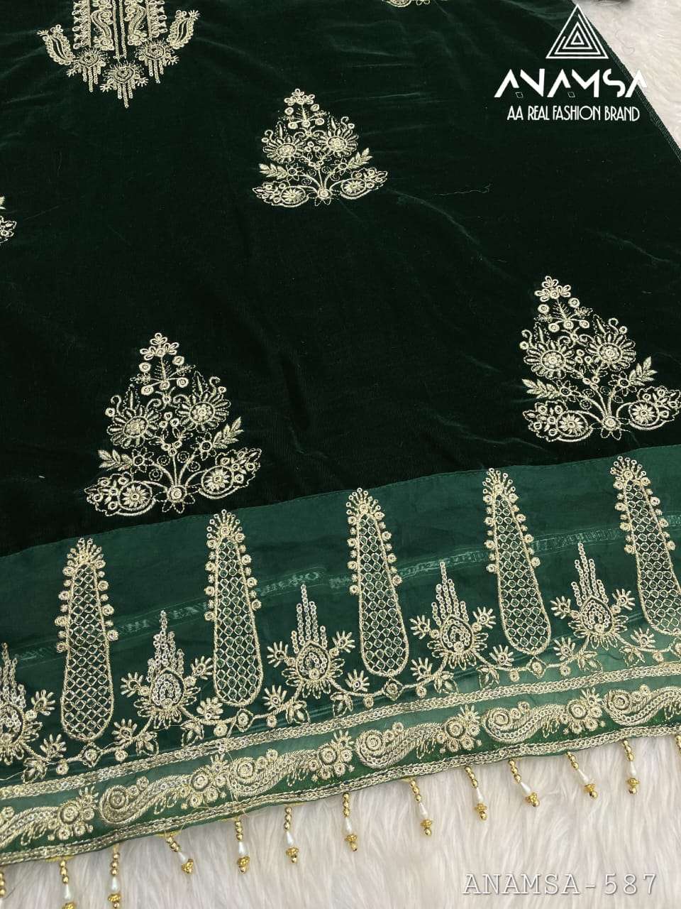 ANAMSA - 587 PURE VELVET HEAVY EMBROIDERED VERY BEAUTIFUL DESIGN PARTY WEAR SUIT