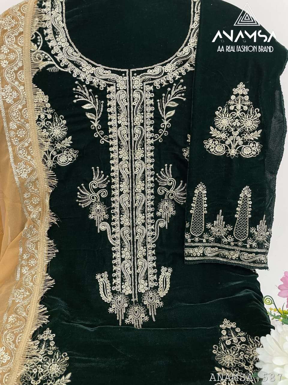 ANAMSA - 587 PURE VELVET HEAVY EMBROIDERED VERY BEAUTIFUL DESIGN PARTY WEAR SUIT