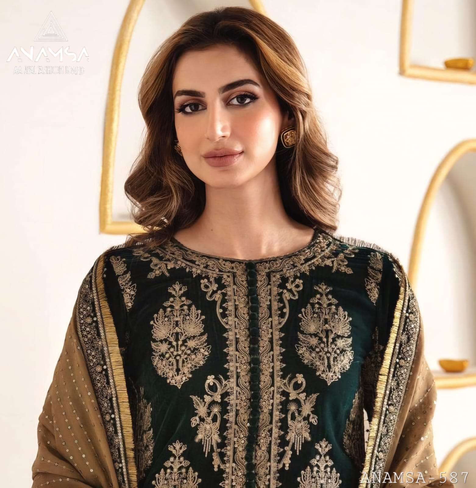 ANAMSA - 587 PURE VELVET HEAVY EMBROIDERED VERY BEAUTIFUL DESIGN PARTY WEAR SUIT