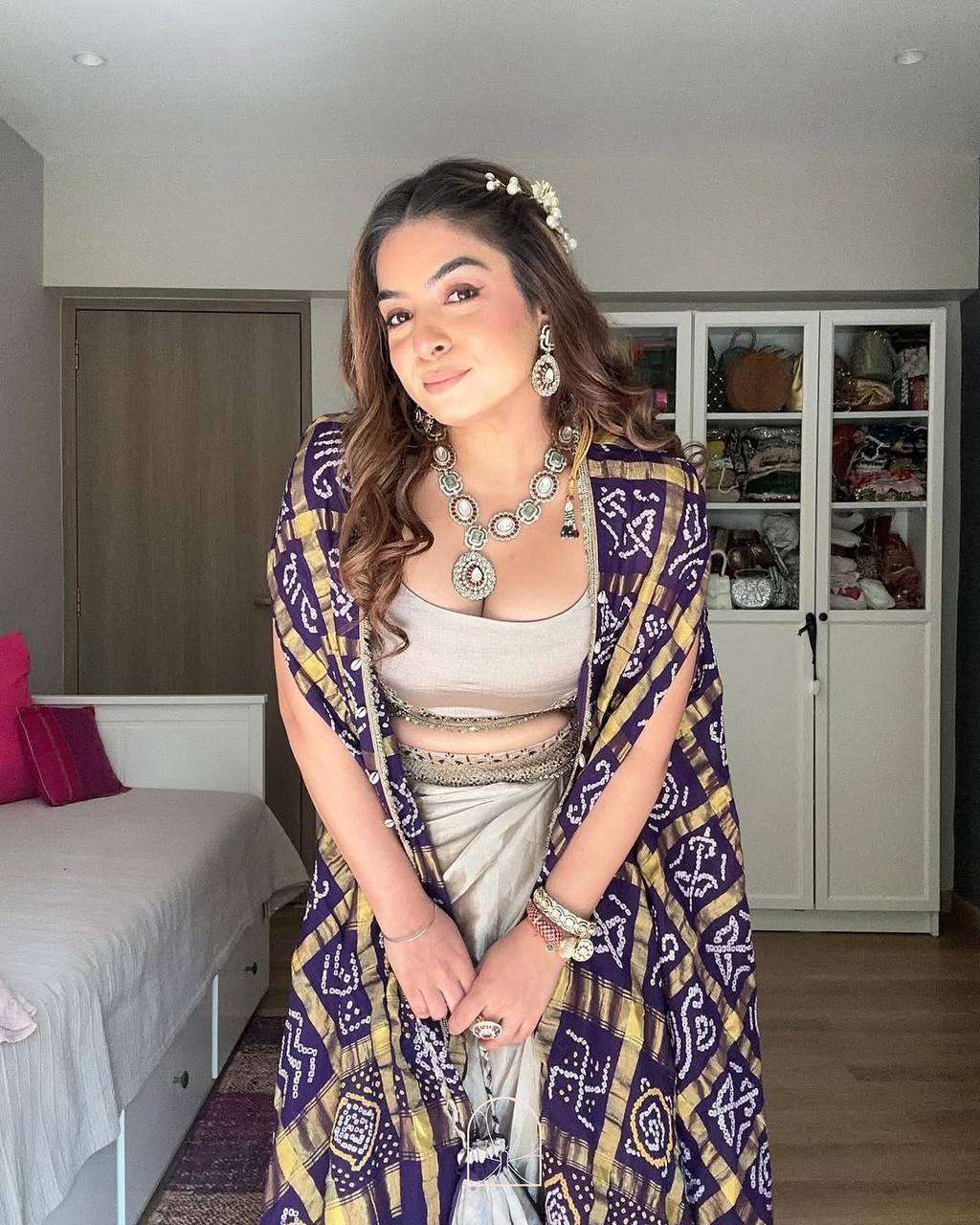BE 292 DESIGNER FANCY INDO WESTERN STYLE DRESS