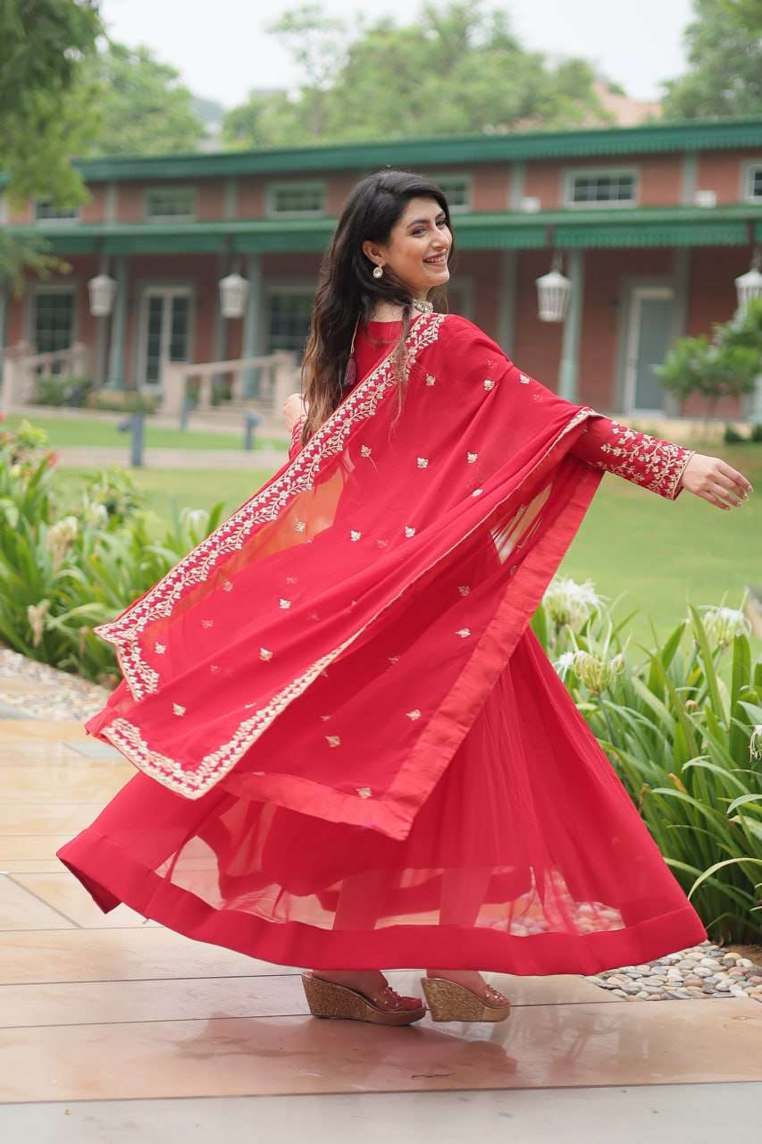 LW 9202 GEORGETTE HEAVY DESIGNER PARTY WEAR GOWN WITH DUPATTA 