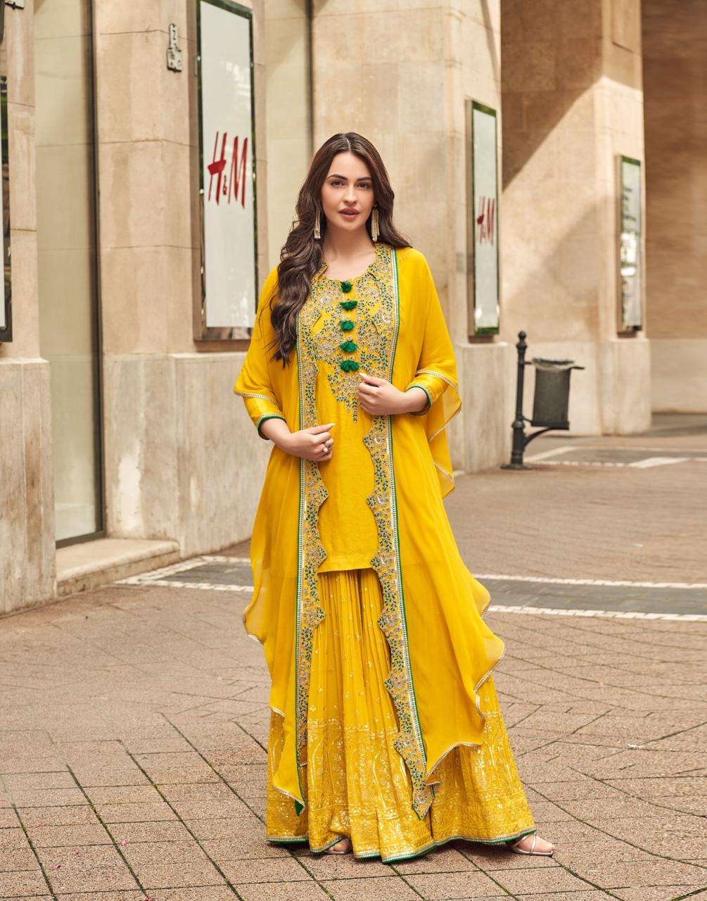SAYURI DESIGNER ISHANI HEAVY BEAUTIFUL DESIGNER WEDDING WEAR SUIT