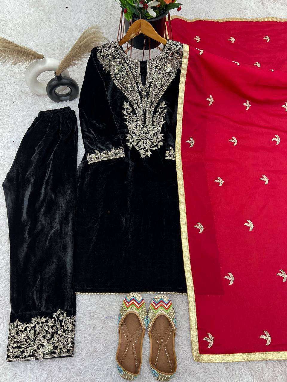 SRK 5216 VELVET SEQUENCE DESIGNER PAKISTANI SUIT
