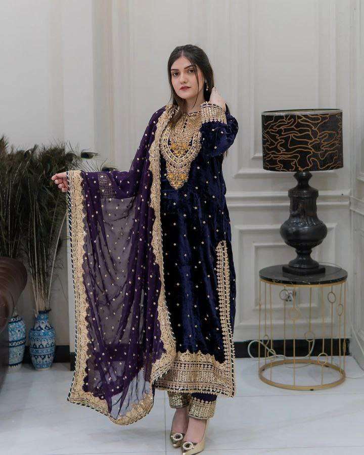 ZD 6002  DESIGNER VELVET PAKISTANI STYLE READY MADE SUIT