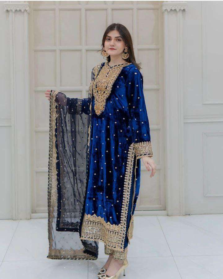 ZD 6002  DESIGNER VELVET PAKISTANI STYLE READY MADE SUIT