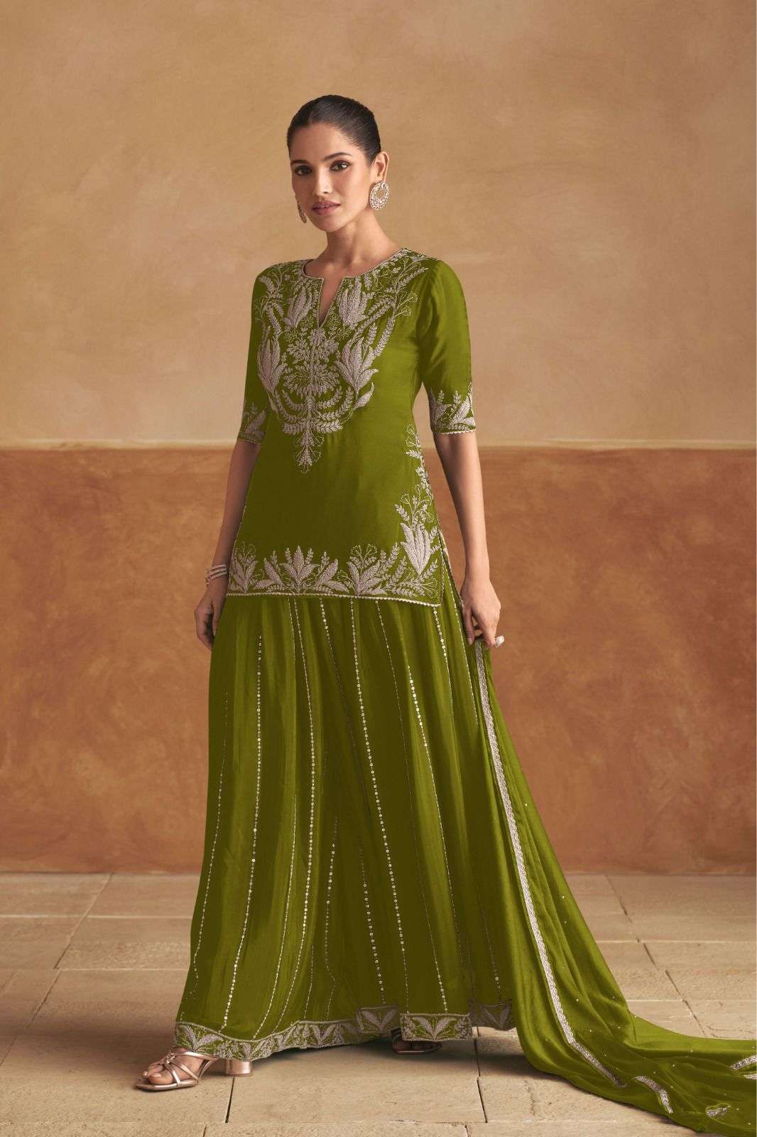 GULKAYRA DESIGNER HANIYA COLOUR HEAVY BEAUTIFUL PARTY WEAR DESIGNER SUIT