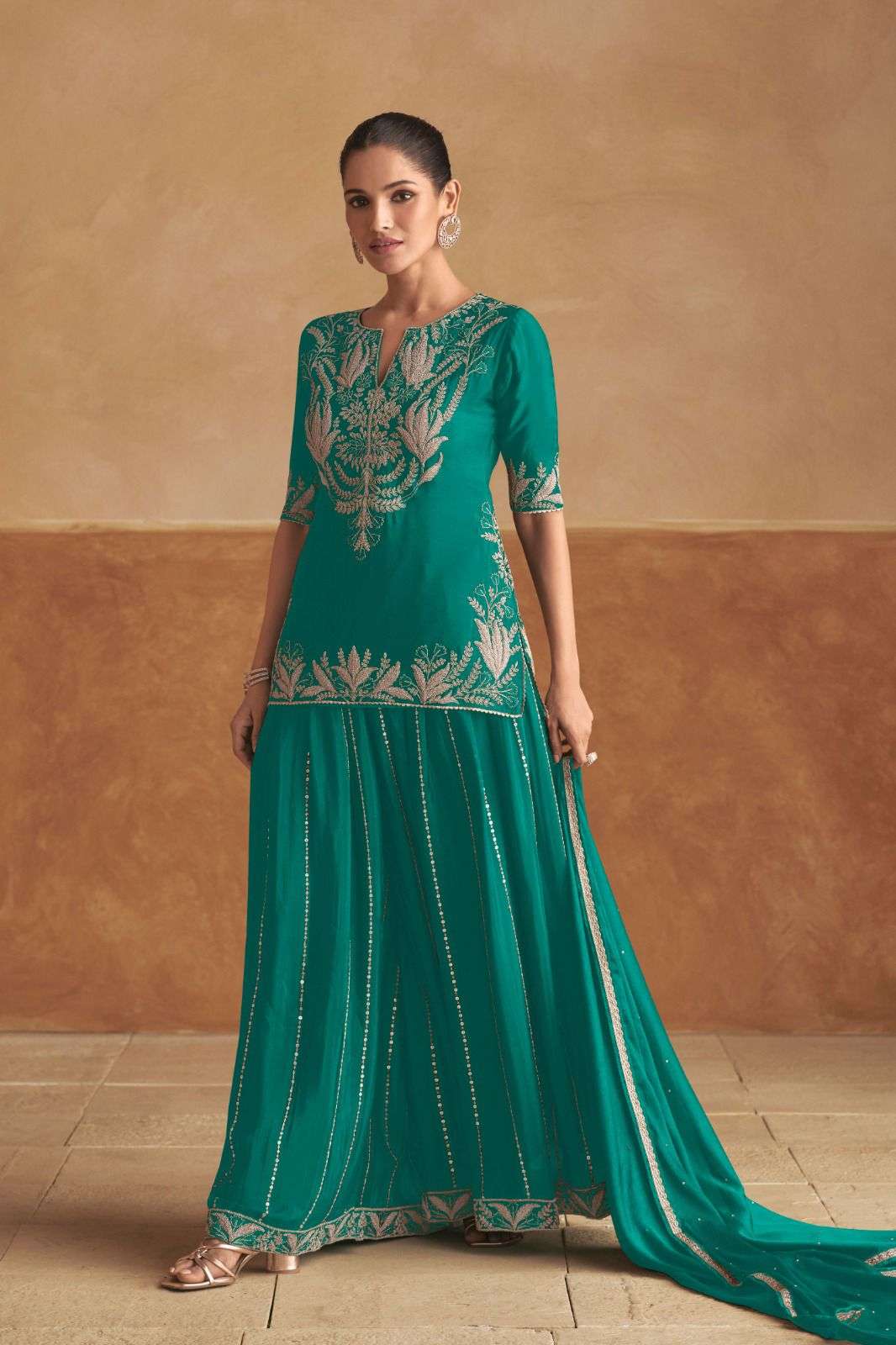 GULKAYRA DESIGNER HANIYA COLOUR HEAVY BEAUTIFUL PARTY WEAR DESIGNER SUIT