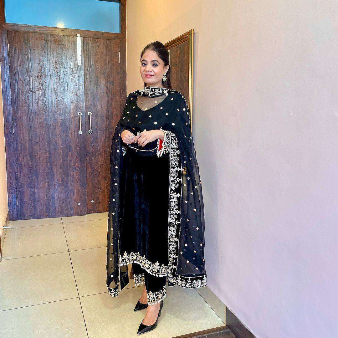 ST 193 BLACK VELVET SEQUENCE DESIGNER WORK SUIT