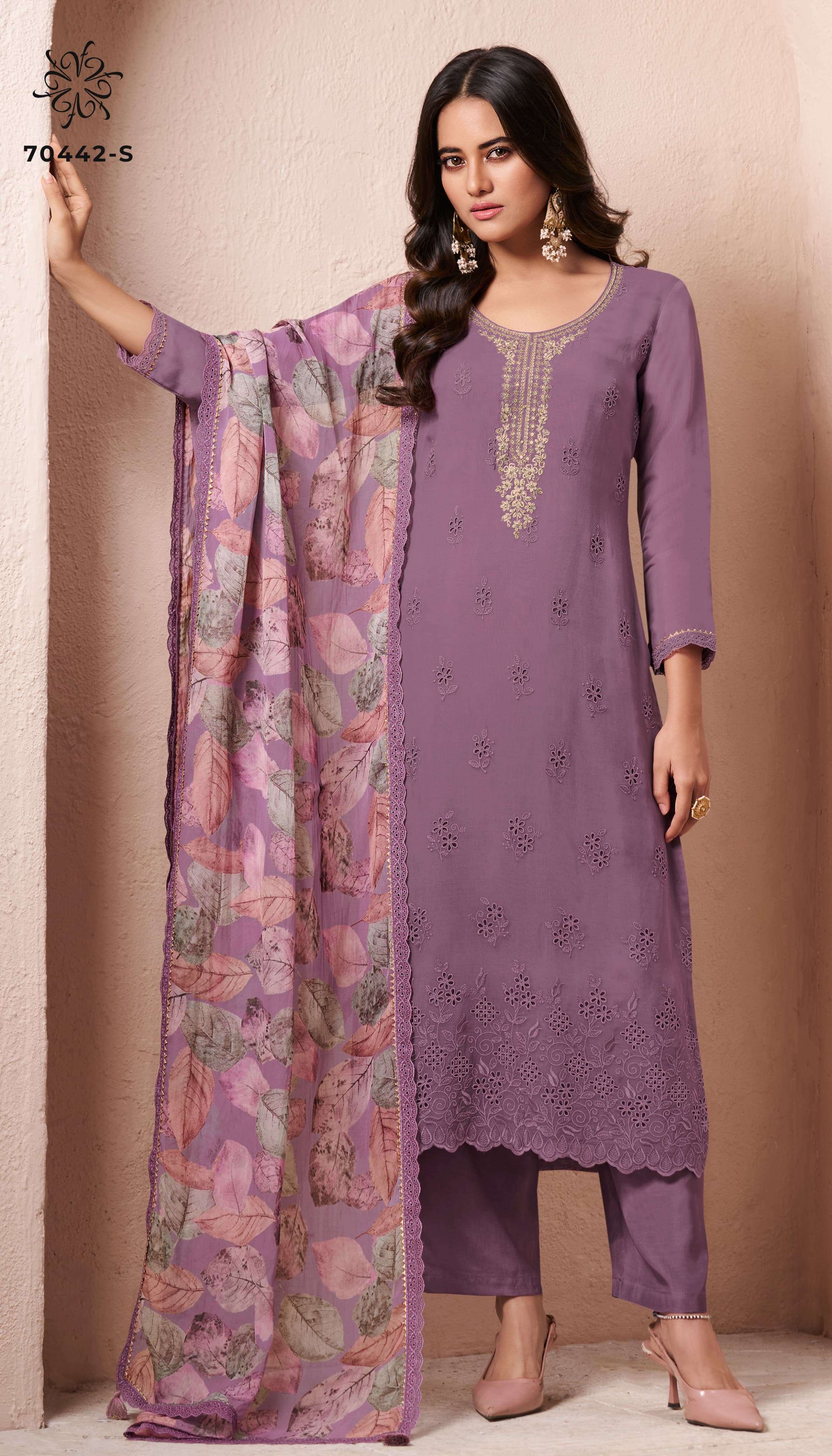 VINAY FASHION KULEESH KHWAAB ORGANZA EMBROIDERED SUIT