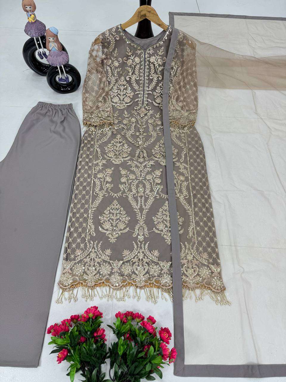 KF 1674 NET HEAVY BEAUTIFUL EMBROIDERED PAKISTANI SUIT