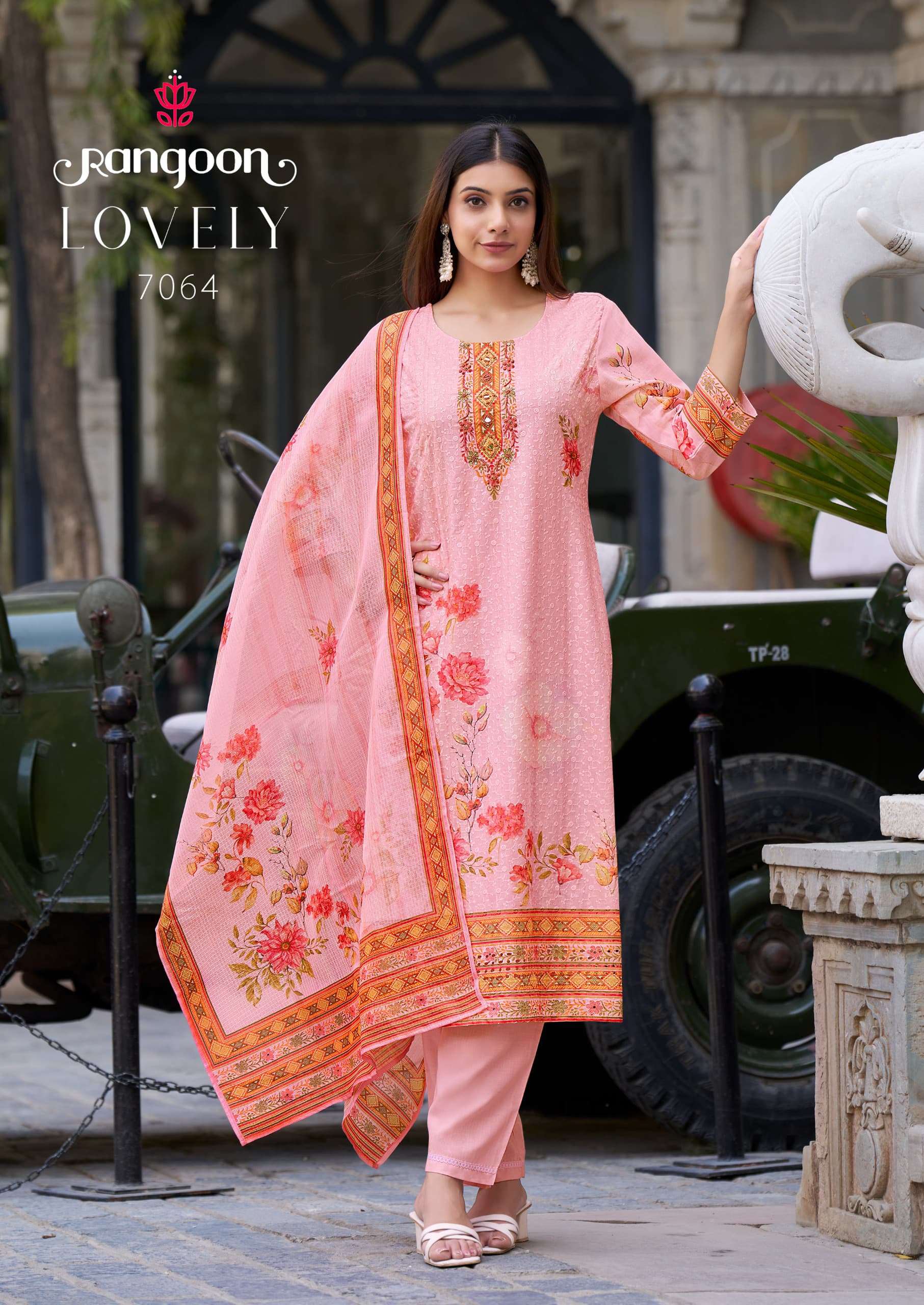 RANGOON LOVELY COTTON SCHIFFLI DESIGNER WORK LADIES KURTI COMBO SET