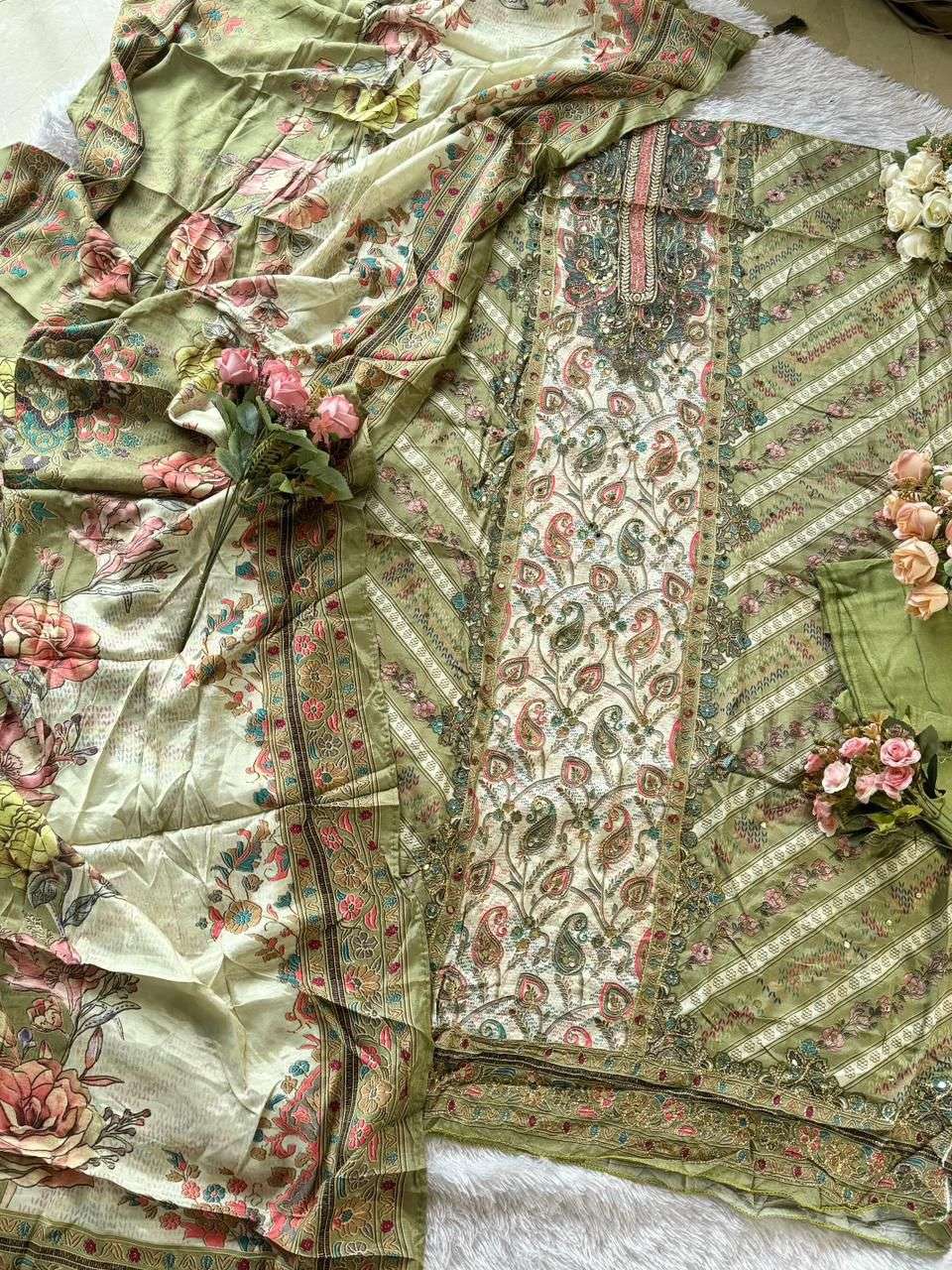 MEHBOOB TEX DESIGN NO - 1652 BC PURE VISCOSE MUSLIN DIGITAL PRINT AARI HANDWORK PAKISTANI SALWAR SUIT