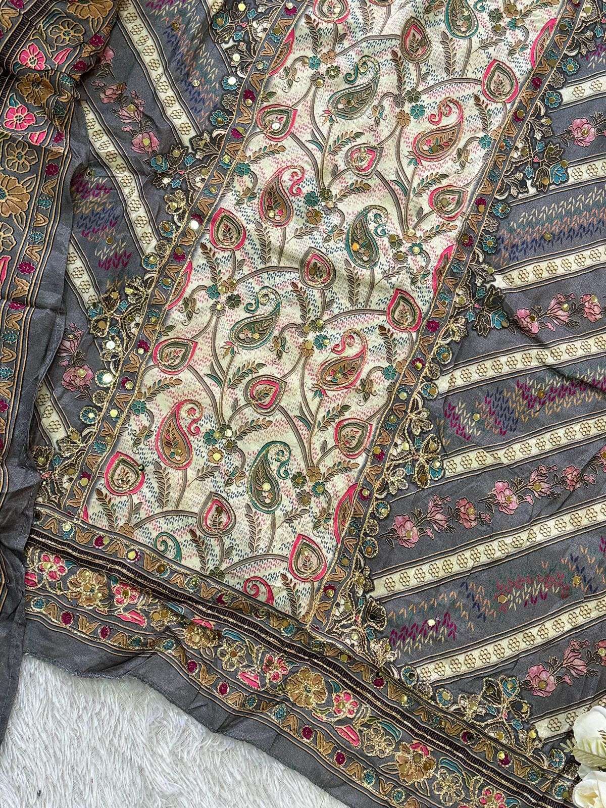 MEHBOOB TEX DESIGN NO - 1652 BC PURE VISCOSE MUSLIN DIGITAL PRINT AARI HANDWORK PAKISTANI SALWAR SUIT