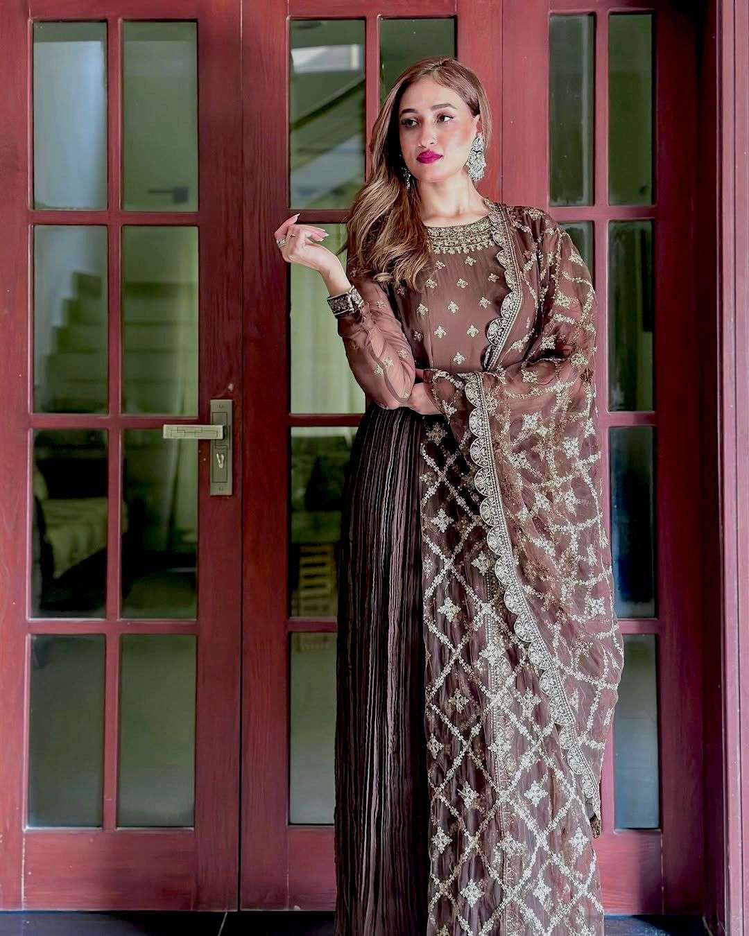 AD 187 SILK DESIGNER PARTY WEAR LOOK LADIES GOWN DRESS
