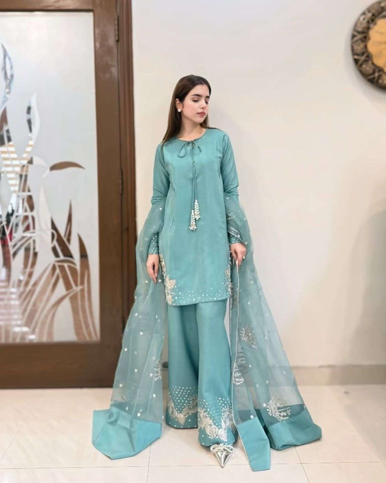 BANDHANI PALACE NO - AD202 PUR NATURAL CREPE EMBROIDERED SEQUENCE WORK PARTY WEAR SUIT 