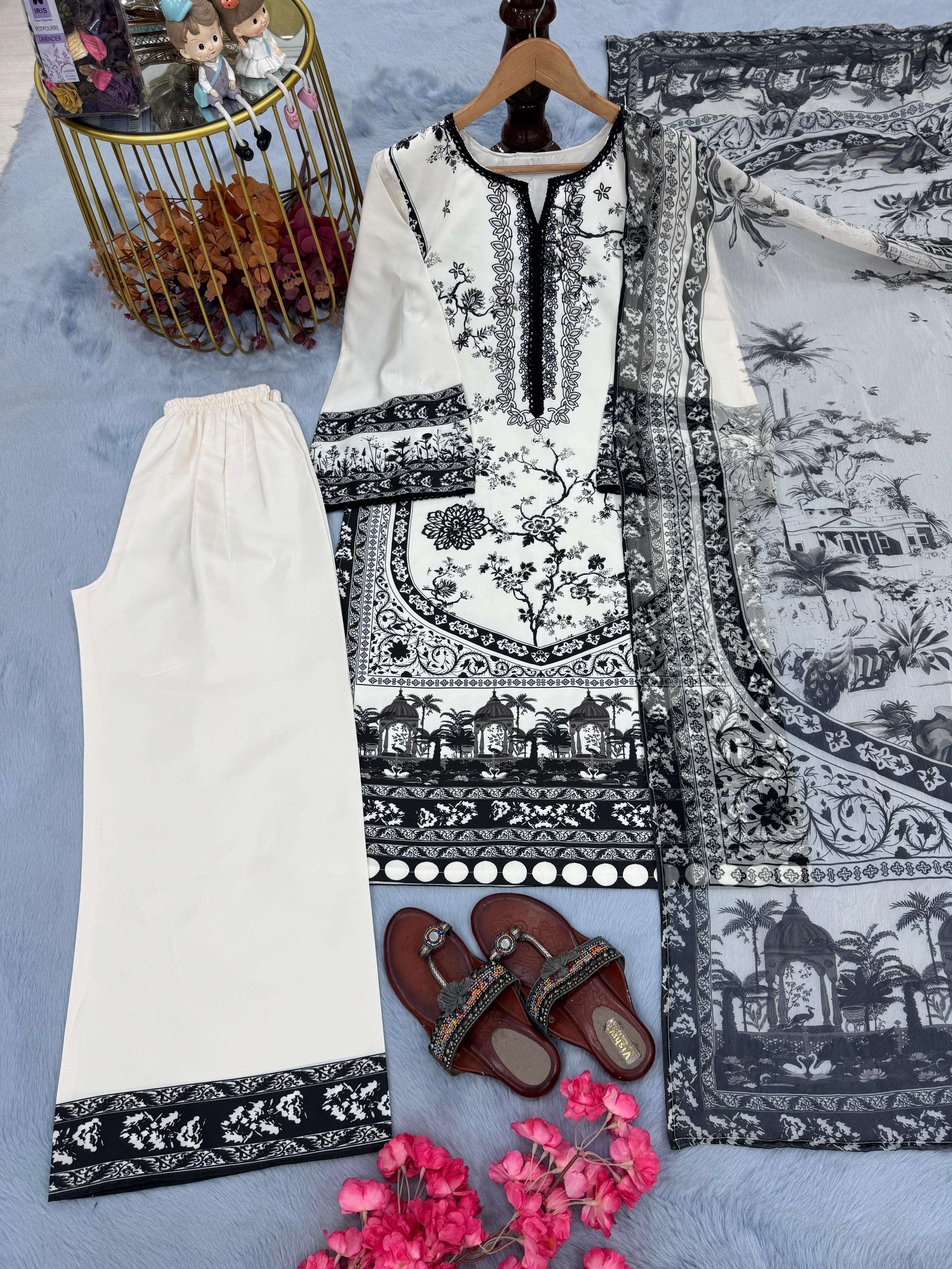 LADY LOOK 017 FANCY EMBROIDERY WORKS PAKISTANI STYLE LADIES SUIT
