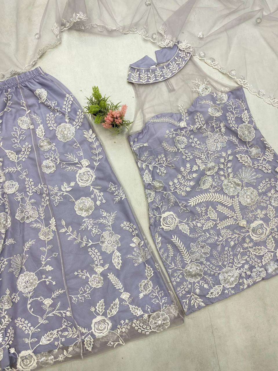 LG 1945 NET BEAUTIFUL DESIGNER LOOK PARTY WEAR LADIES SUIT