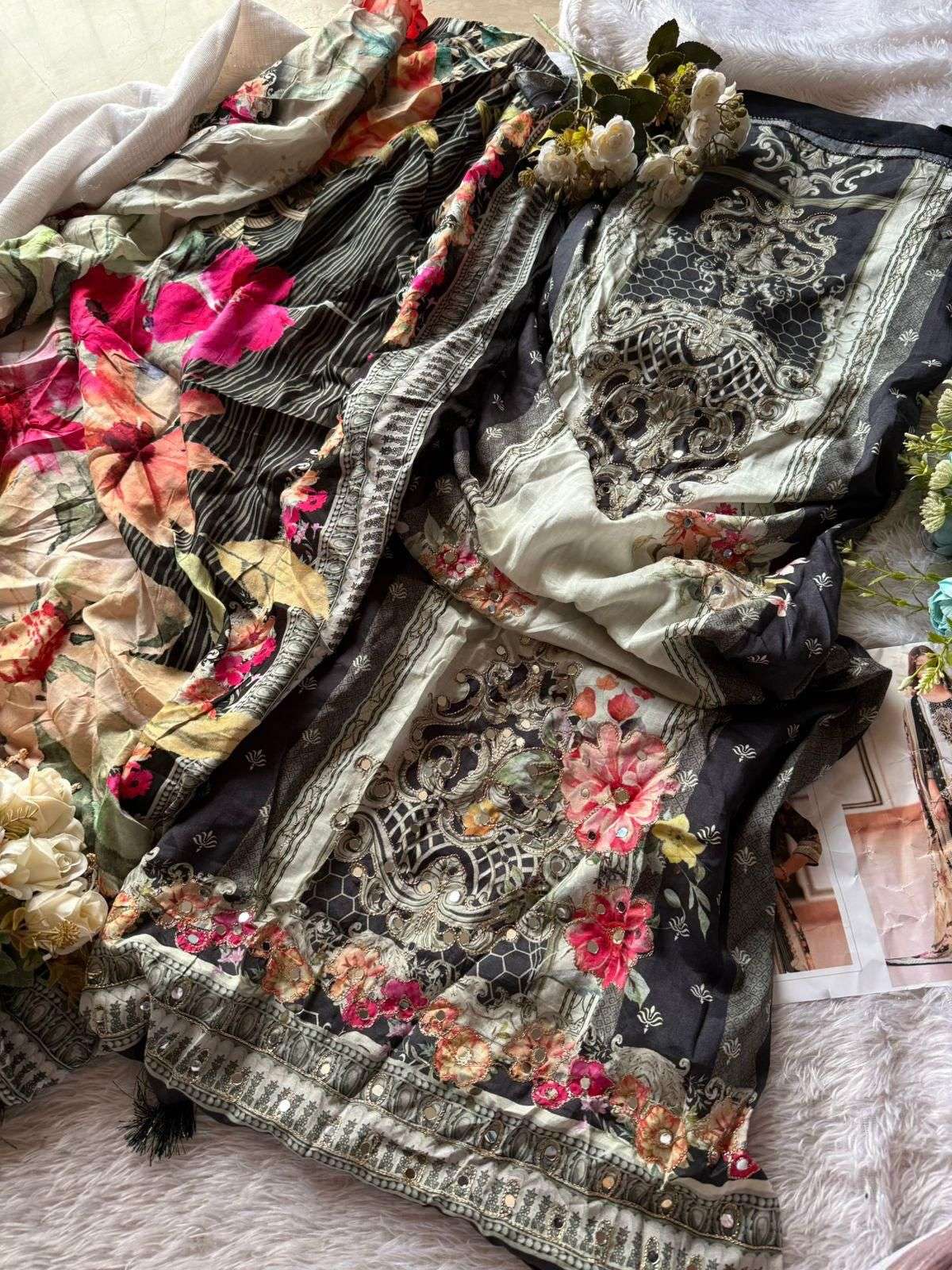 MEHBOOB TEX DESIGN NO - 1669 PURE VISCOSE MUSLIN DIGITAL PRINT AARI HANDWORK PAKISTANI SUIT 