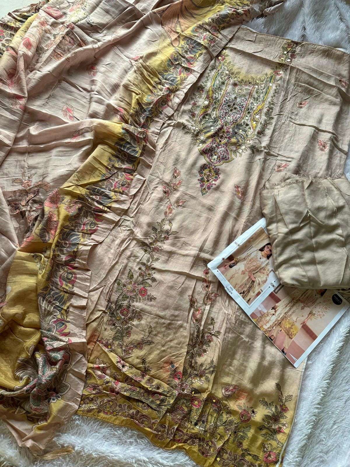 MEHBOOB TEX DESIGN NO - 1678 PURE VISCOSE MUSLIN DIGITAL PRINT AARI HANDWROK PAKISTANI SALWAR SUIT 